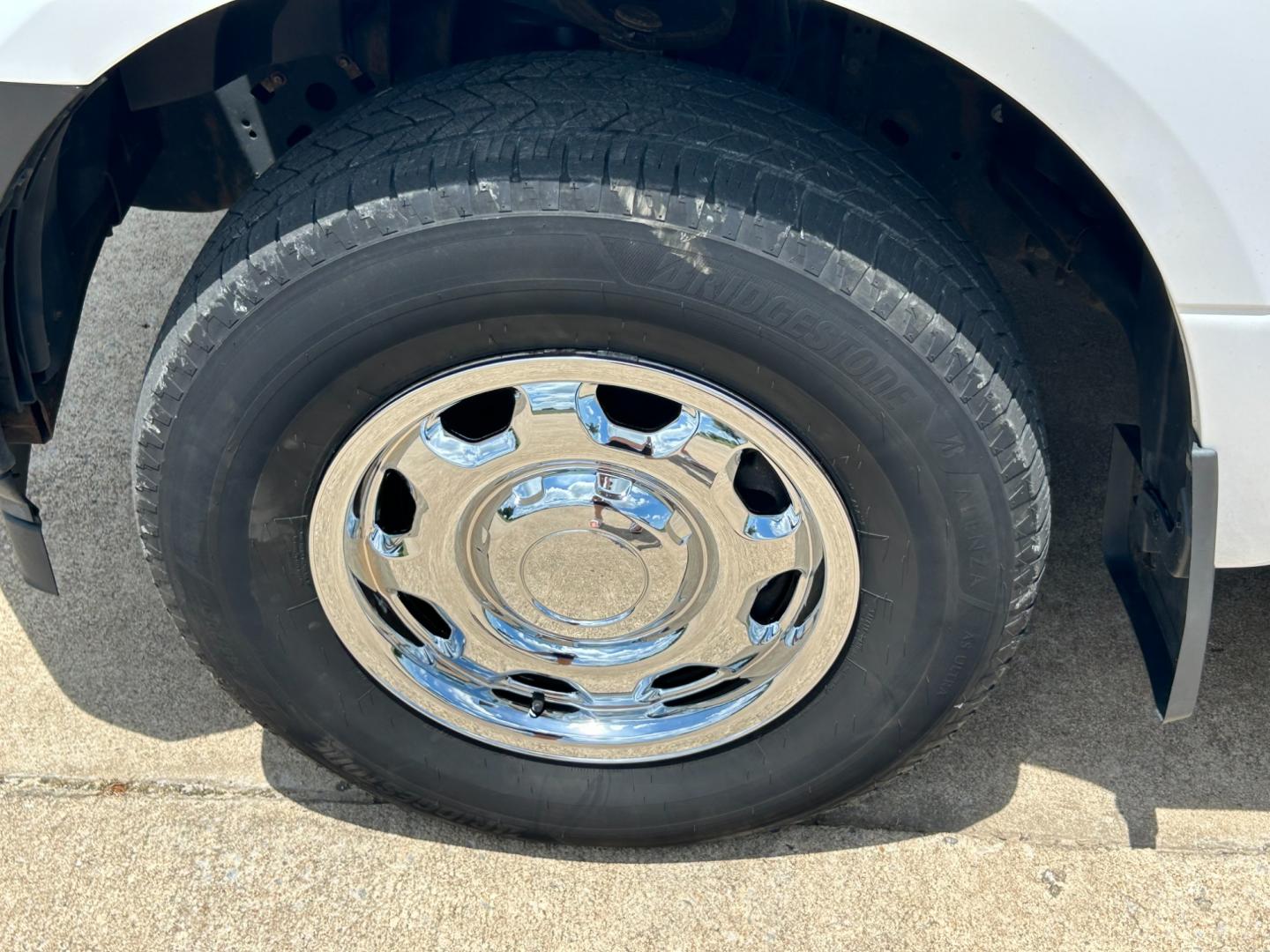 2018 White /Gray Ford F-150 EXTENDED CAB (1FTFX1E52JK) with an 5.0L V8 OHV 16V engine, 10 SPEED AUTOMATIC transmission, located at 17760 Hwy 62, Morris, OK, 74445, (918) 733-4887, 35.609104, -95.877060 - 2018 FORD F150 HAS A 5.0L V8 ENGINE AND IS 4WD. FEATURES KEYLESS ENTERY, LEATHER INTERIOR, POWER WINDOWS, POWER LOCKS, POWER MIRRORS, AM/FM RADIO, A/C, TRACTION CONTROL, AUXILIARY PORT, BACKUP CAMERA, TILT STEERING WHEEL, BED COVER, AND BED LINER. EQUIPPED WITH A BI-FUEL CNG FUEL SYSTEM. IT RUNS ON - Photo#26