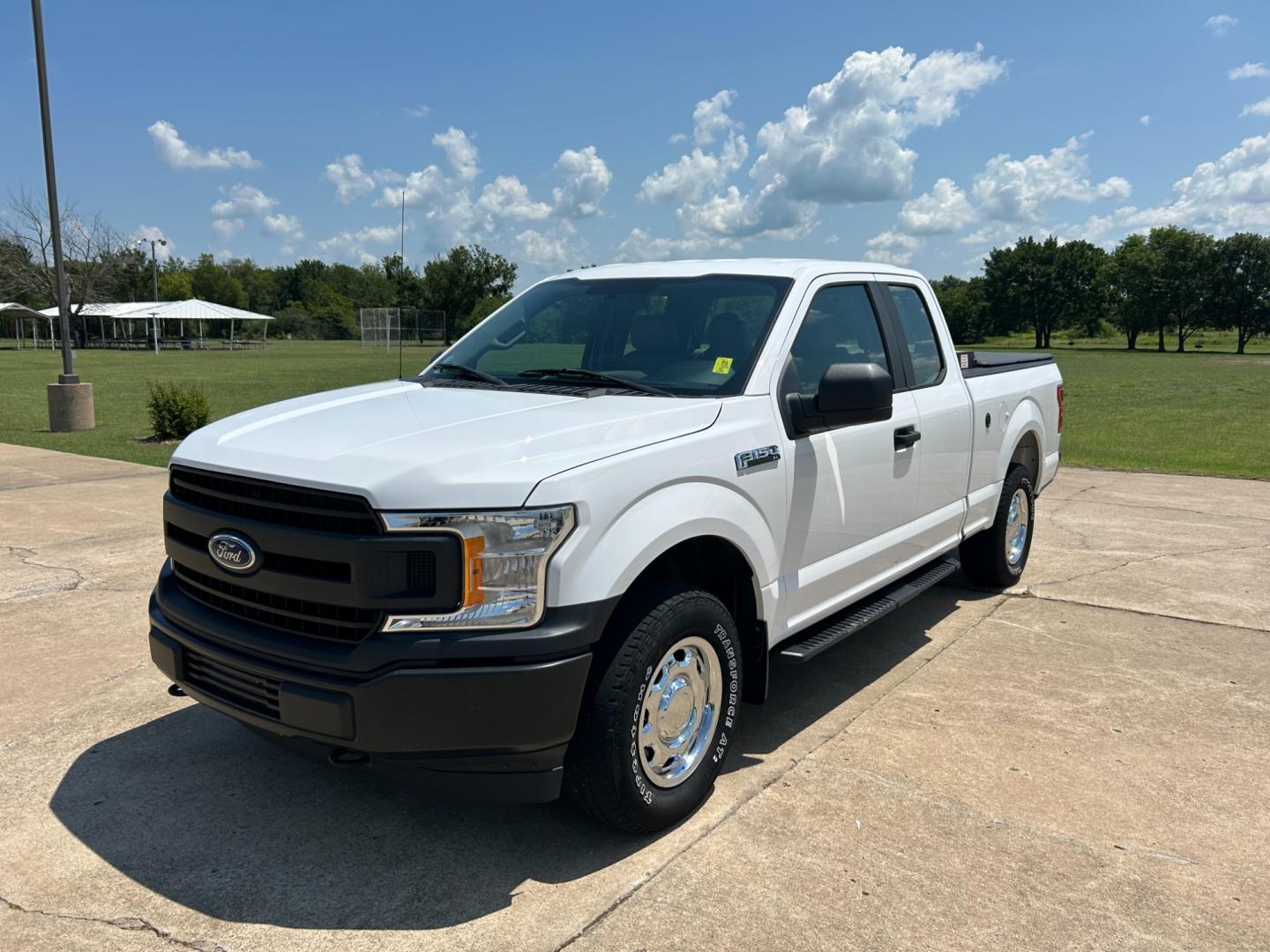 2018 White /Gray Ford F-150 XLT SuperCab 8-ft. Bed 4WD (1FTFX1E59JK) with an 5.0L V8 OHV 16V engine, AUTOMATIC transmission, located at 17760 Hwy 62, Morris, OK, 74445, (918) 733-4887, 35.609104, -95.877060 - Photo#0