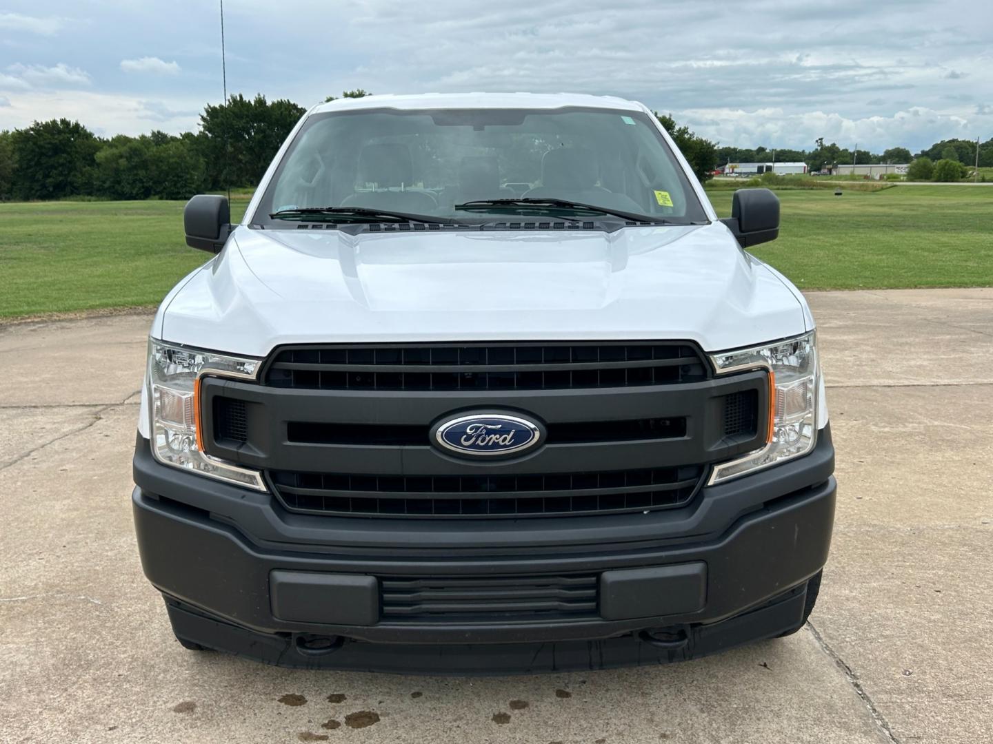 2018 White /Gray Ford F-150 XL SuperCab 6.5-ft. Bed 4WD (1FTFX1E57JK) with an 5.0L V8 OHV 16V engine, AUTOMATIC transmission, located at 17760 Hwy 62, Morris, OK, 74445, (918) 733-4887, 35.609104, -95.877060 - 2018 FORD F150 HAS A 5.0L V8 ENGINE AND IS 4WD. FEATURES KEYLESS ENTERY, LEATHER INTERIOR, POWER WINDOWS, POWER LOCKS, POWER MIRRORS, AM/FM RADIO, A/C, TRACTION CONTROL, AUXILIARY PORT, BACKUP CAMERA, TILT STEERING WHEEL, BED COVER, AND BED LINER. EQUIPPED WITH A BI-FUEL CNG FUEL SYSTEM. IT RUNS ON - Photo#1