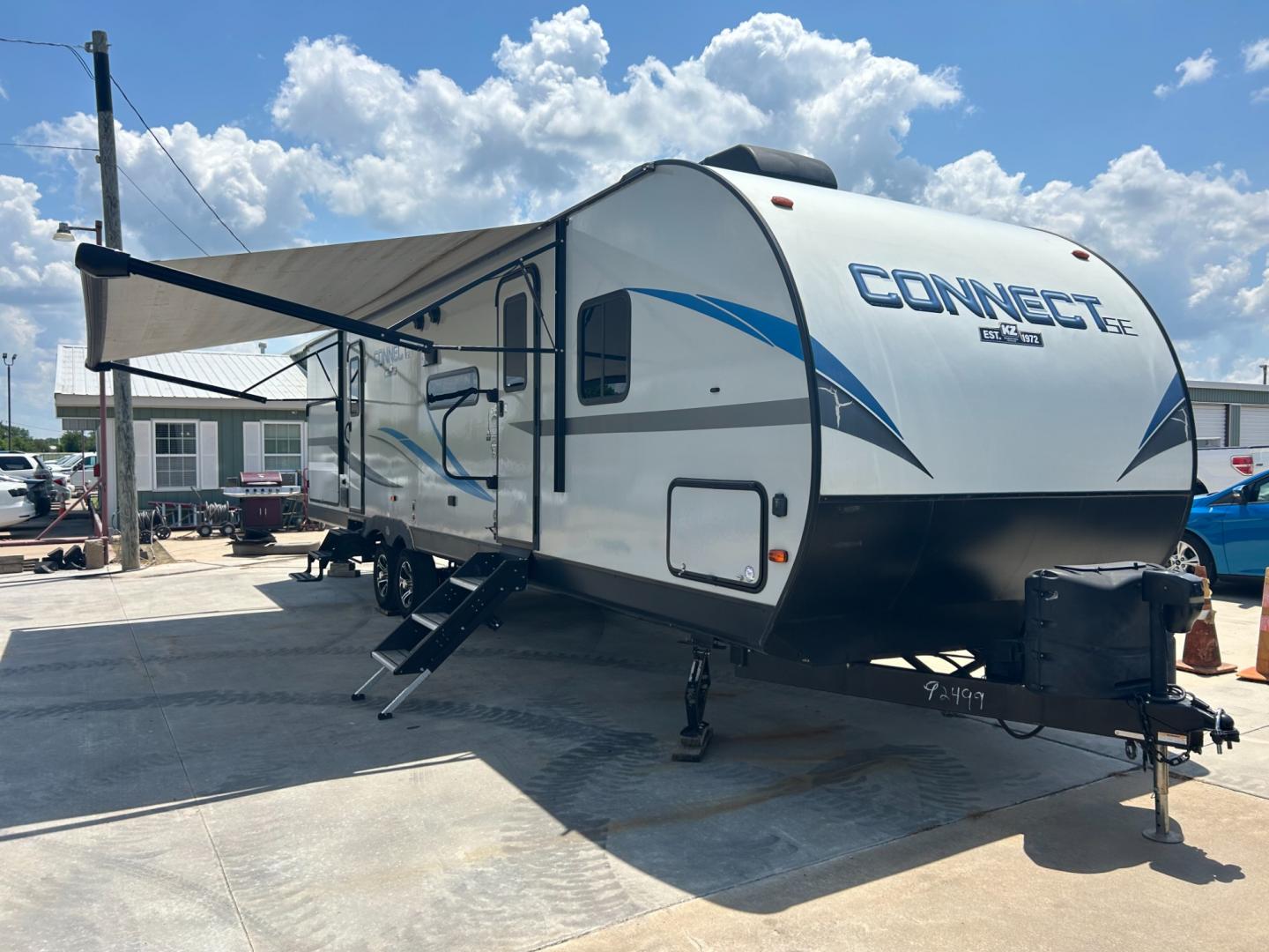 2021 Silver /Gray CONNECT 312BHKSE (4EZTL3322M7) , located at 17760 Hwy 62, Morris, OK, 74445, 35.609104, -95.877060 - Photo#0