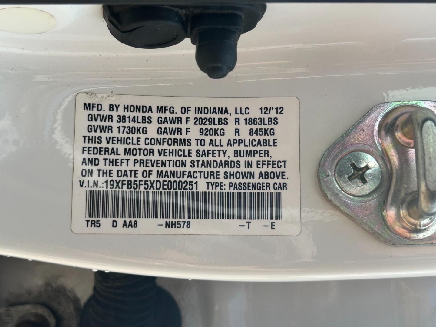 2013 White /Gray Honda Civic CNG Sedan (19XFB5F5XDE) with an 1.8L L4 SOHC 16V CNG engine, AUTOMATIC transmission, located at 17760 Hwy 62, Morris, OK, 74445, (918) 733-4887, 35.609104, -95.877060 - 2013 HONDA CIVIC DEDICATED CNG (RUNS ONLY ON COMPRESSED NATURAL GAS) HAS A 1.8L 4 CYLINDER ENGINE AND IS 2WD. HAS KEYLESS REMOTE ENTRY, MANUAL SEATS, POWER LOCKS, POWER MIRRORS, POWER WINDOWS. HAS AM/FM RADIO, CD PLAYER, BLUETOOTH HANDS-FREE CALLING, AUX PORT, USB PORT, CRUISE CONTROL, MULTI-FUNCTIO - Photo#27