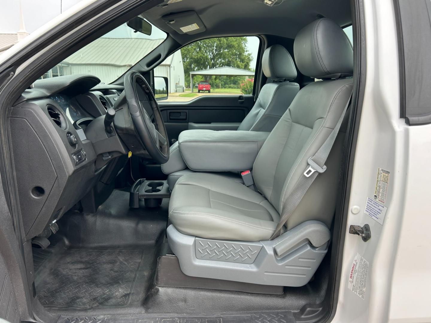 2014 White /Gray Ford F-150 XL (1FTMF1CM3EK) with an 3.6L V6 engine, AUTOMATIC transmission, located at 17760 Hwy 62, Morris, OK, 74445, (918) 733-4887, 35.609104, -95.877060 - Photo#8