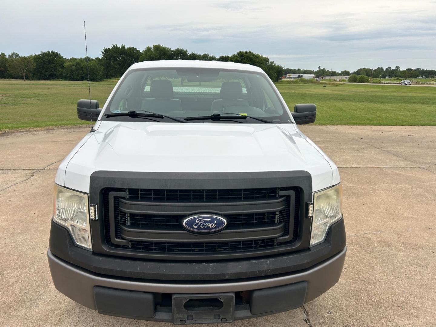 2014 White /Gray Ford F-150 XL (1FTMF1CM3EK) with an 3.6L V6 engine, AUTOMATIC transmission, located at 17760 Hwy 62, Morris, OK, 74445, (918) 733-4887, 35.609104, -95.877060 - Photo#1