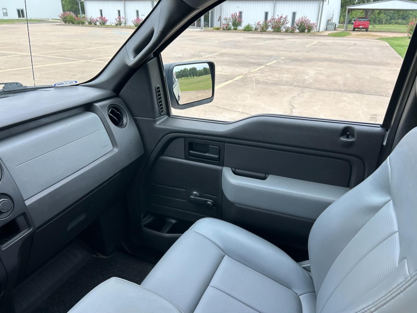 2014 White /Gray Ford F-150 XL (1FTMF1CM3EK) with an 3.6L V6 engine, AUTOMATIC transmission, located at 17760 Hwy 62, Morris, OK, 74445, (918) 733-4887, 35.609104, -95.877060 - 2014 FORD F-150 6.5-ft. BED 2WD 3.7L V6 IS A BI-FUEL SYSTEM (RUNS ON CNG OR GASOLINE) FEATURES MANUAL LOCKS, MANUAL WINDOWS, AM/FM STEREO, CRUISE CONTROL, TRACTION CONTROL, CLOTH INTERIOR. A PREMIER ALTERNATIVE FUEL CONVERSION THAT IS EPA-APPROVED. EXTREMELY CLEAN-BURNING AND EFFICIENT. THIS SYSTEM - Photo#9