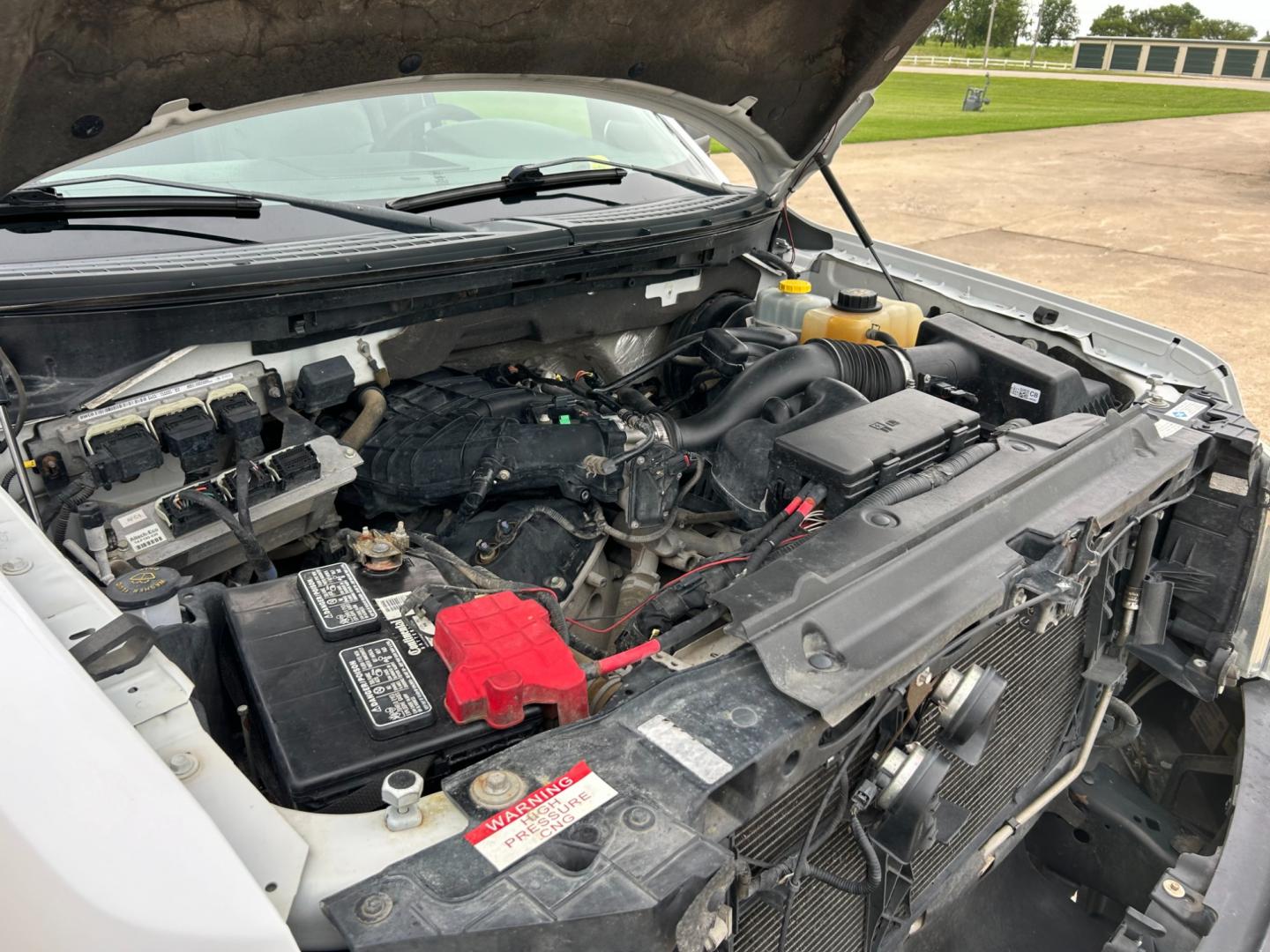 2014 White /Gray Ford F-150 XL (1FTMF1CM3EK) with an 3.6L V6 engine, AUTOMATIC transmission, located at 17760 Hwy 62, Morris, OK, 74445, (918) 733-4887, 35.609104, -95.877060 - 2014 FORD F-150 6.5-ft. BED 2WD 3.7L V6 IS A BI-FUEL SYSTEM (RUNS ON CNG OR GASOLINE) FEATURES MANUAL LOCKS, MANUAL WINDOWS, AM/FM STEREO, CRUISE CONTROL, TRACTION CONTROL, CLOTH INTERIOR. A PREMIER ALTERNATIVE FUEL CONVERSION THAT IS EPA-APPROVED. EXTREMELY CLEAN-BURNING AND EFFICIENT. THIS SYSTEM - Photo#17