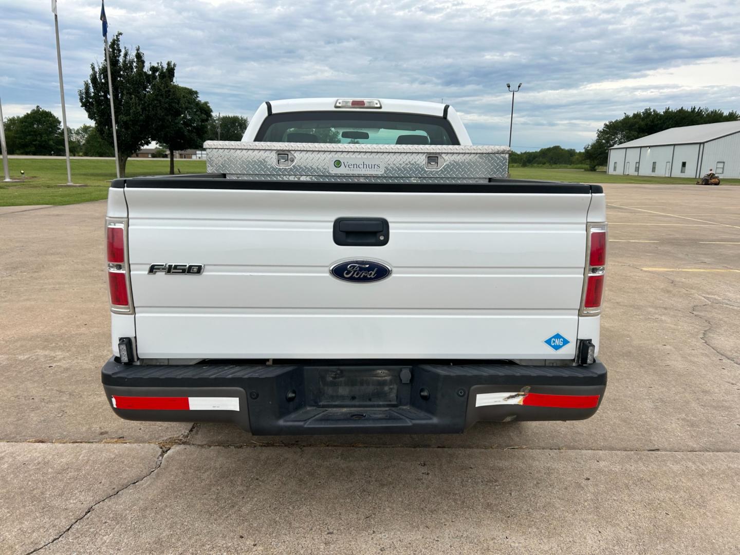 2014 White /Gray Ford F-150 XL (1FTMF1CM3EK) with an 3.6L V6 engine, AUTOMATIC transmission, located at 17760 Hwy 62, Morris, OK, 74445, (918) 733-4887, 35.609104, -95.877060 - 2014 FORD F-150 6.5-ft. BED 2WD 3.7L V6 IS A BI-FUEL SYSTEM (RUNS ON CNG OR GASOLINE) FEATURES MANUAL LOCKS, MANUAL WINDOWS, AM/FM STEREO, CRUISE CONTROL, TRACTION CONTROL, CLOTH INTERIOR. A PREMIER ALTERNATIVE FUEL CONVERSION THAT IS EPA-APPROVED. EXTREMELY CLEAN-BURNING AND EFFICIENT. THIS SYSTEM - Photo#5