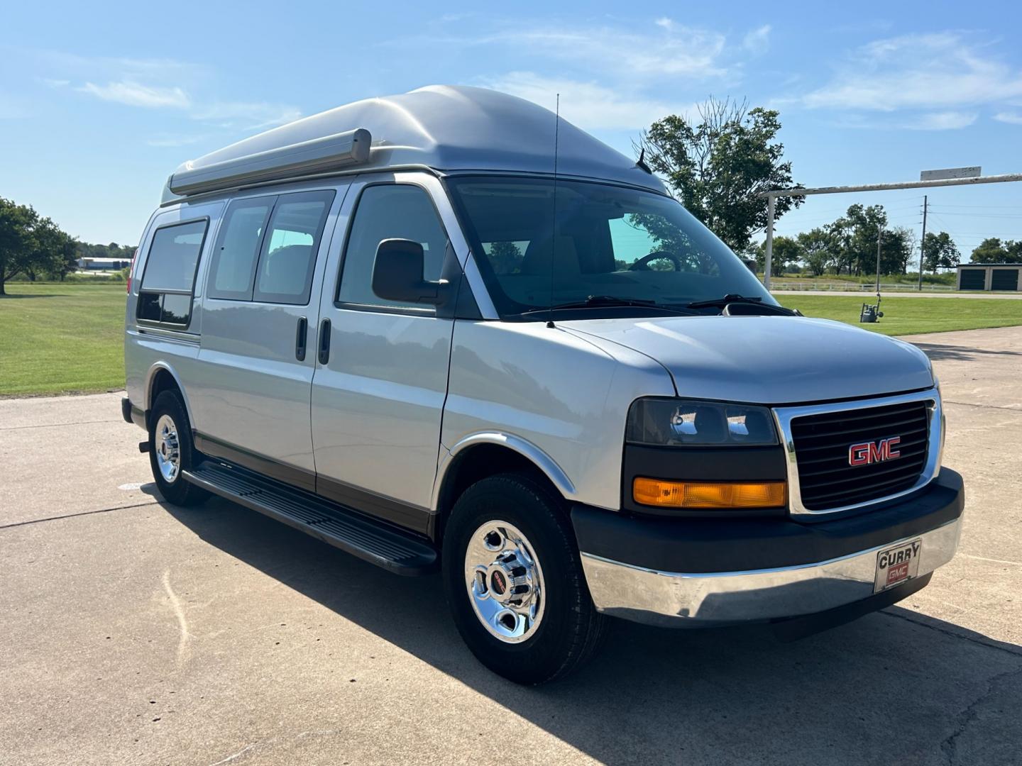 2013 Silver /Gray GMC Savana CNG (1GTW7FFBXD1) with an 6.0L V8 OHV 16V CNG engine, AUTOMATIC transmission, located at 17760 Hwy 62, Morris, OK, 74445, (918) 733-4887, 35.609104, -95.877060 - Photo#2