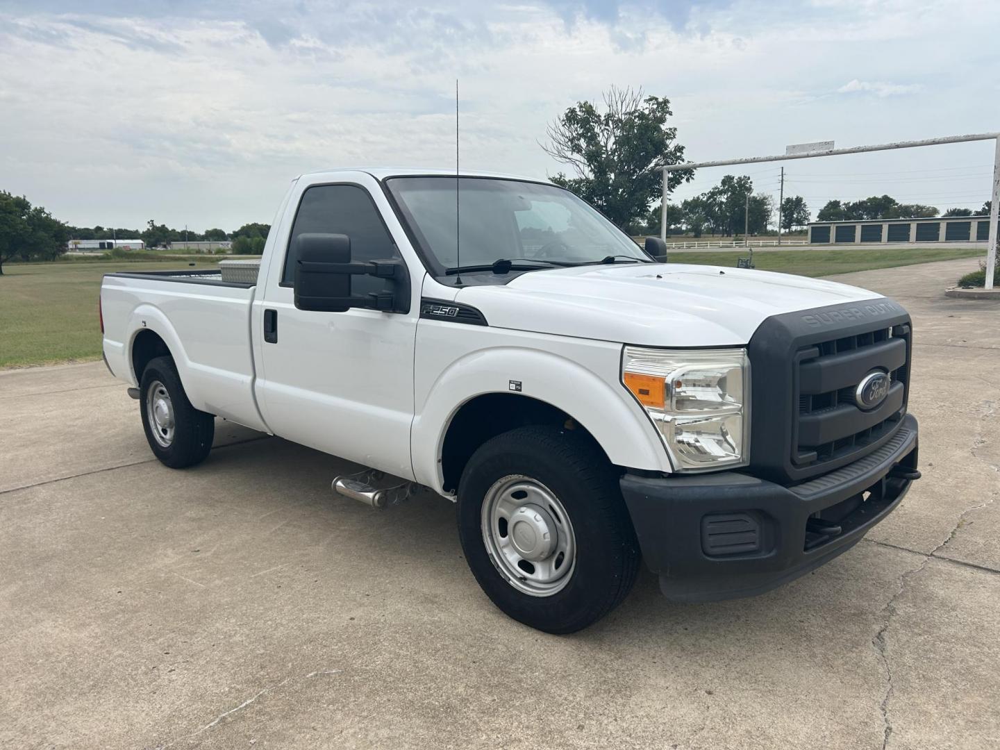 2013 White /Gray Ford F-250 SD XL 2WD (1FTBF2A69DE) with an 6.2L V8 OHV 16V engine, 6-Speed Automatic transmission, located at 17760 Hwy 62, Morris, OK, 74445, (918) 733-4887, 35.609104, -95.877060 - Photo#1