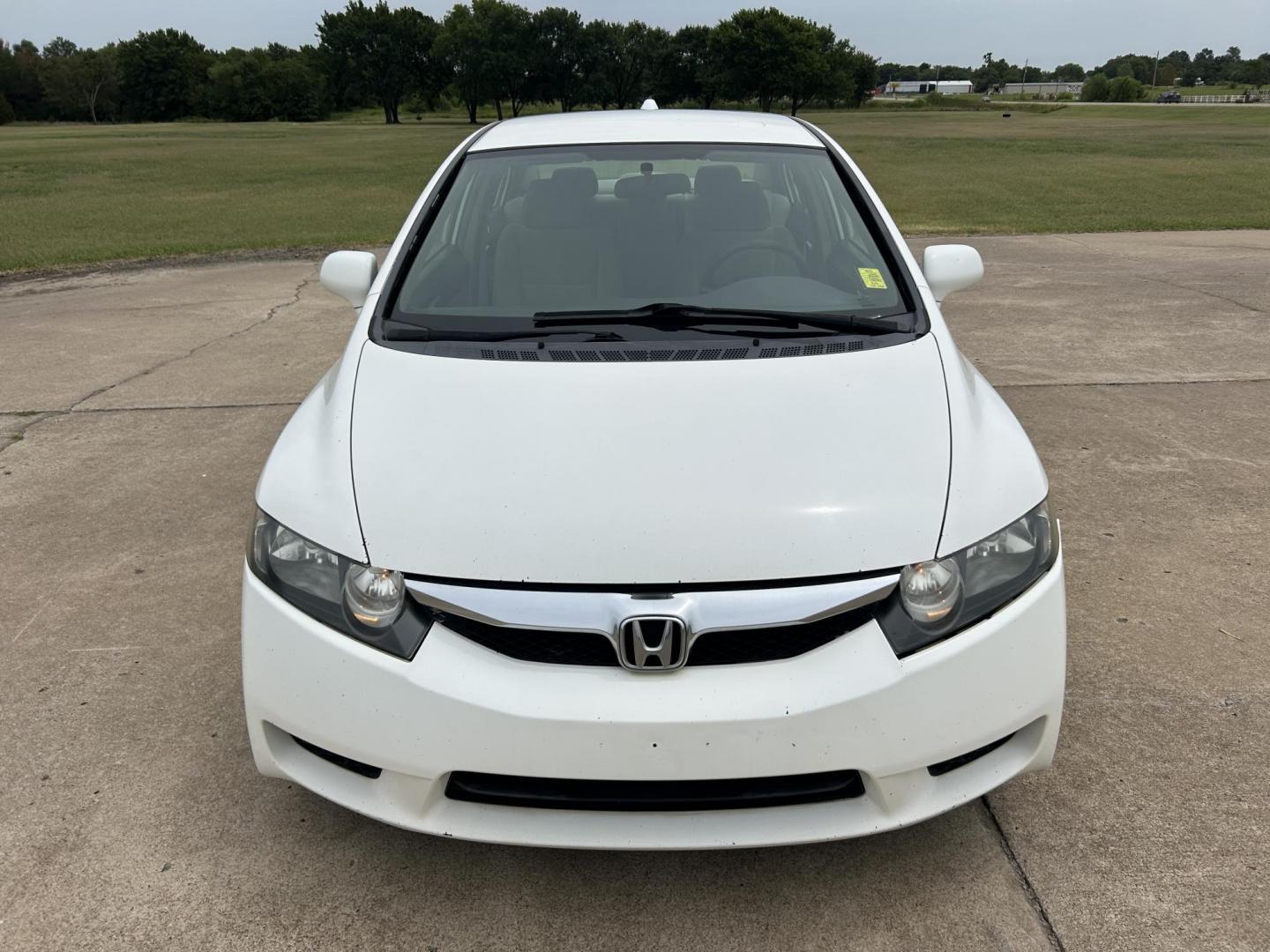 2009 /Gray Honda Civic GX 5-Speed AT (1HGFA46549L) with an 1.8L L4 SOHC 16V CNG engine, 5-Speed Automatic transmission, located at 17760 Hwy 62, Morris, OK, 74445, (918) 733-4887, 35.609104, -95.877060 - 2009 HONDA CIVIC 1.8L FWD DEDICATED CNG (COMPRESSED NATURAL GAS) VEHICLE. FEATURES REMOTE KEYLESS ENTRY, POWER LOCKS, POWER WINDOWS, POWER MIRRORS, MANUEL SEATS, AM/FM RADIO, CD PLAYER, USB, AUX, CRUISE CONTROL, TRACTION CONTROL, CLOTH SEATS, 195/65R15 TIRES. ONLY 135,036 MILES AND HAS A CLEAN TITL - Photo#2