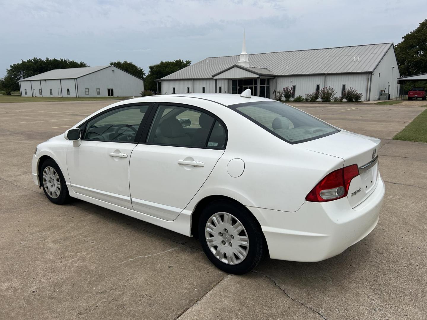 2009 /Gray Honda Civic GX 5-Speed AT (1HGFA46549L) with an 1.8L L4 SOHC 16V CNG engine, 5-Speed Automatic transmission, located at 17760 Hwy 62, Morris, OK, 74445, (918) 733-4887, 35.609104, -95.877060 - 2009 HONDA CIVIC 1.8L FWD DEDICATED CNG (COMPRESSED NATURAL GAS) VEHICLE. FEATURES REMOTE KEYLESS ENTRY, POWER LOCKS, POWER WINDOWS, POWER MIRRORS, MANUEL SEATS, AM/FM RADIO, CD PLAYER, USB, AUX, CRUISE CONTROL, TRACTION CONTROL, CLOTH SEATS, 195/65R15 TIRES. ONLY 135,036 MILES AND HAS A CLEAN TITL - Photo#6