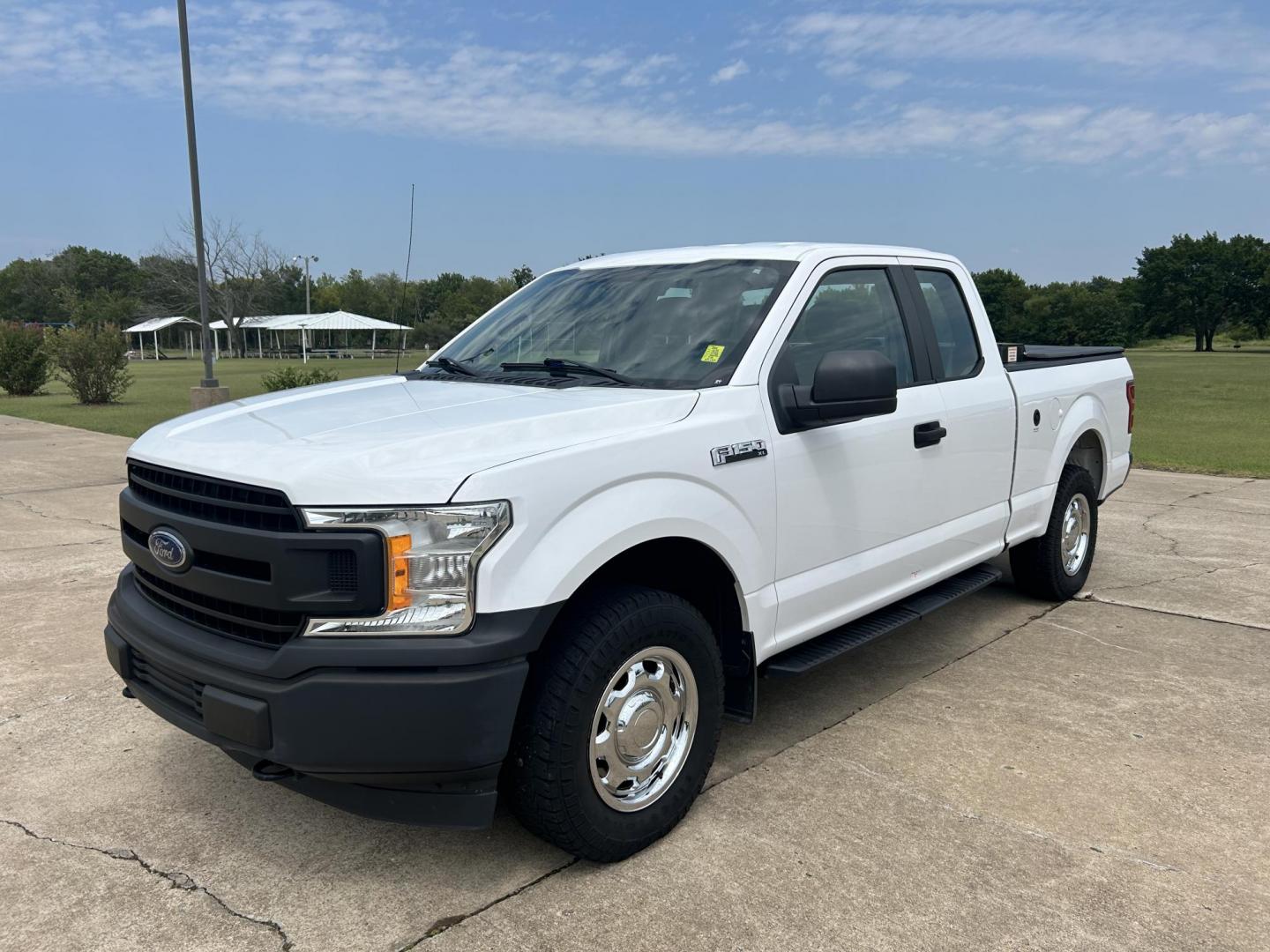 2018 /Gray Ford F-150 Lariat SuperCab 6.5-ft. 4WD (1FTFX1E5XJK) with an 5.0L V8 OHV 16V engine, 6A transmission, located at 17760 Hwy 62, Morris, OK, 74445, (918) 733-4887, 35.609104, -95.877060 - 2018 FORD F150 HAS A 5.0L V8 ENGINE AND IS 4WD. FEATURES KEYLESS ENTERY, LEATHER INTERIOR, POWER WINDOWS, POWER LOCKS, POWER MIRRORS, AM/FM RADIO, A/C, TRACTION CONTROL, AUXILIARY PORT, BACKUP CAMERA, TILT STEERING WHEEL, BED COVER, AND BED LINER. EQUIPPED WITH A BI-FUEL CNG FUEL SYSTEM. IT RUNS ON - Photo#0