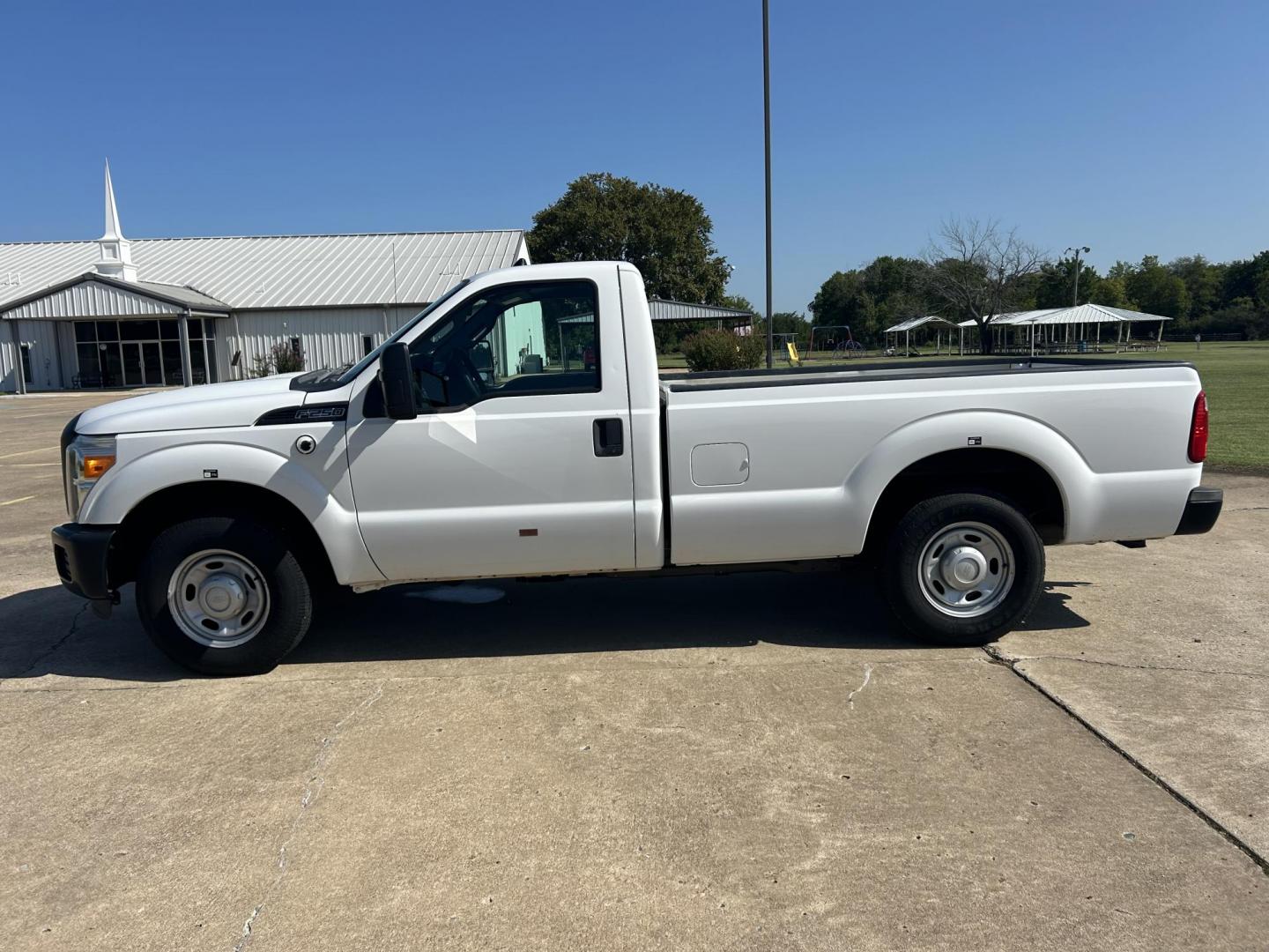 2013 /Gray Ford F-250 SD XL 2WD (1FTBF2A61DE) with an 6.2L V8 OHV 16V engine, 6-Speed Automatic transmission, located at 17760 Hwy 62, Morris, OK, 74445, (918) 733-4887, 35.609104, -95.877060 - 2013 F250 SUPER DUTY IS A DEDICATED CNG (ONLY RUNS ON COMPRESSED NATURAL GAS). THIS TRUCK HAS A 6.2L V8 ENGINE, FEATURES MANUAL SEAT, MANUAL WINDOWS, MANUAL LOCKS, MANUAL MIRRORS, AM FM RADIO, FACTORY TRAILER BREAKS, TRACTION CONTROL, AND TRAILER HITCH. A PREMIER ALTERNATIVE FUEL CONVERSION THAT IS - Photo#6