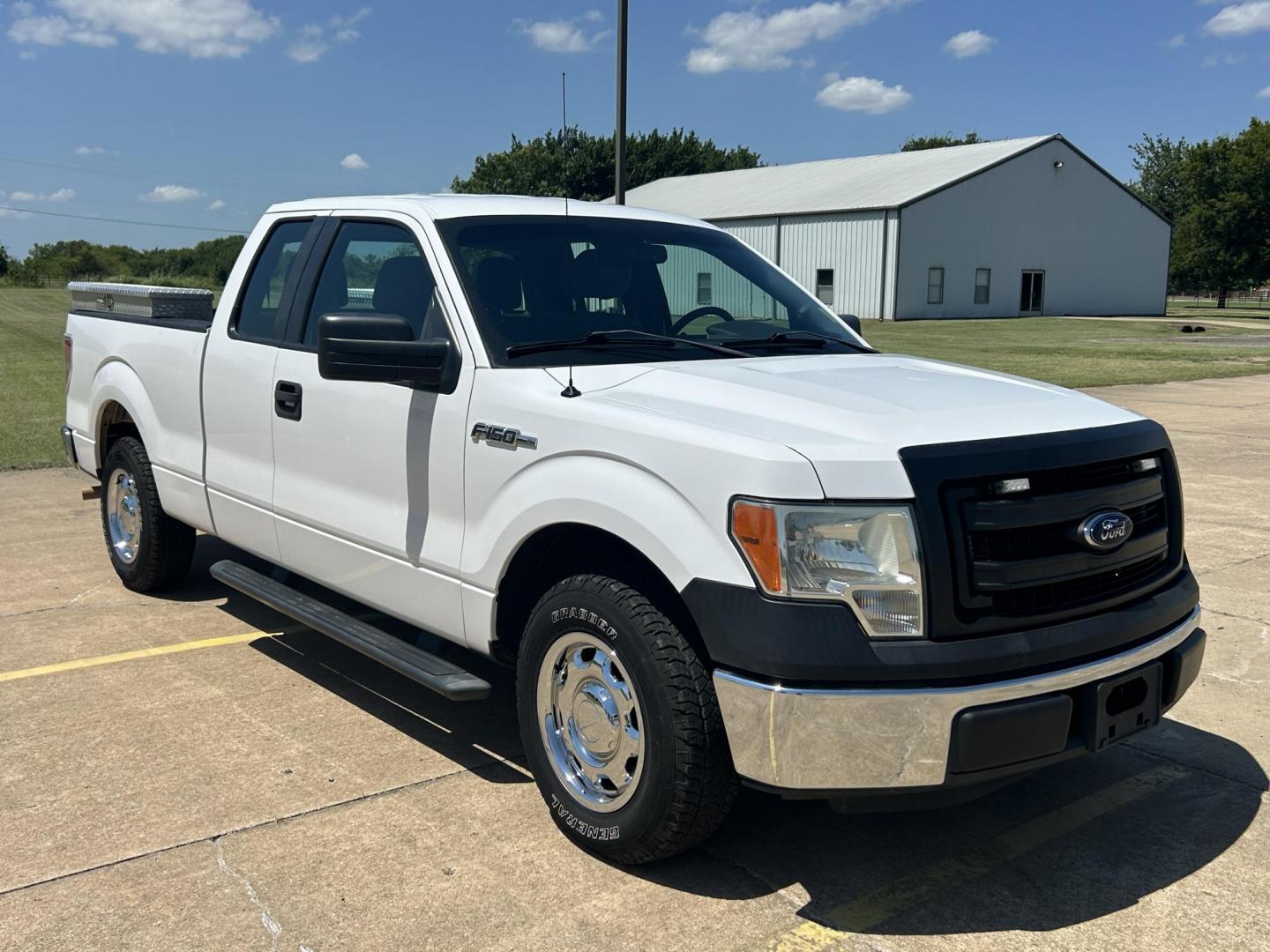 2014 /Gray Ford F-150 XLT SuperCab 8-ft. Bed 2WD (1FTEX1CM1EK) with an 3.7L V6 DOHC 24V engine, 6-Speed Automatic transmission, located at 17760 Hwy 62, Morris, OK, 74445, (918) 733-4887, 35.609104, -95.877060 - Photo#1