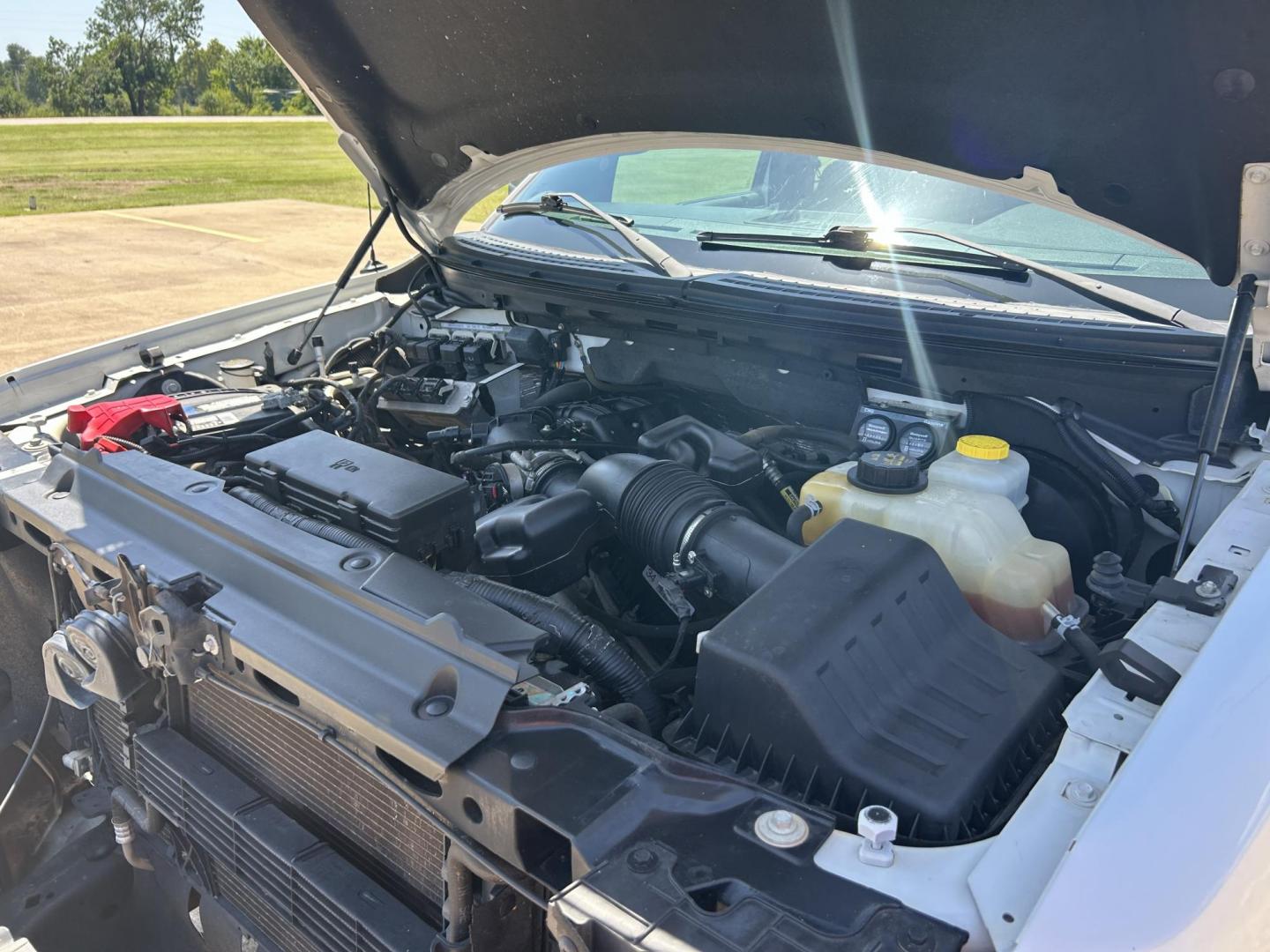 2014 /Gray Ford F-150 XLT SuperCab 8-ft. Bed 2WD (1FTEX1CM1EK) with an 3.7L V6 DOHC 24V engine, 6-Speed Automatic transmission, located at 17760 Hwy 62, Morris, OK, 74445, (918) 733-4887, 35.609104, -95.877060 - Photo#22