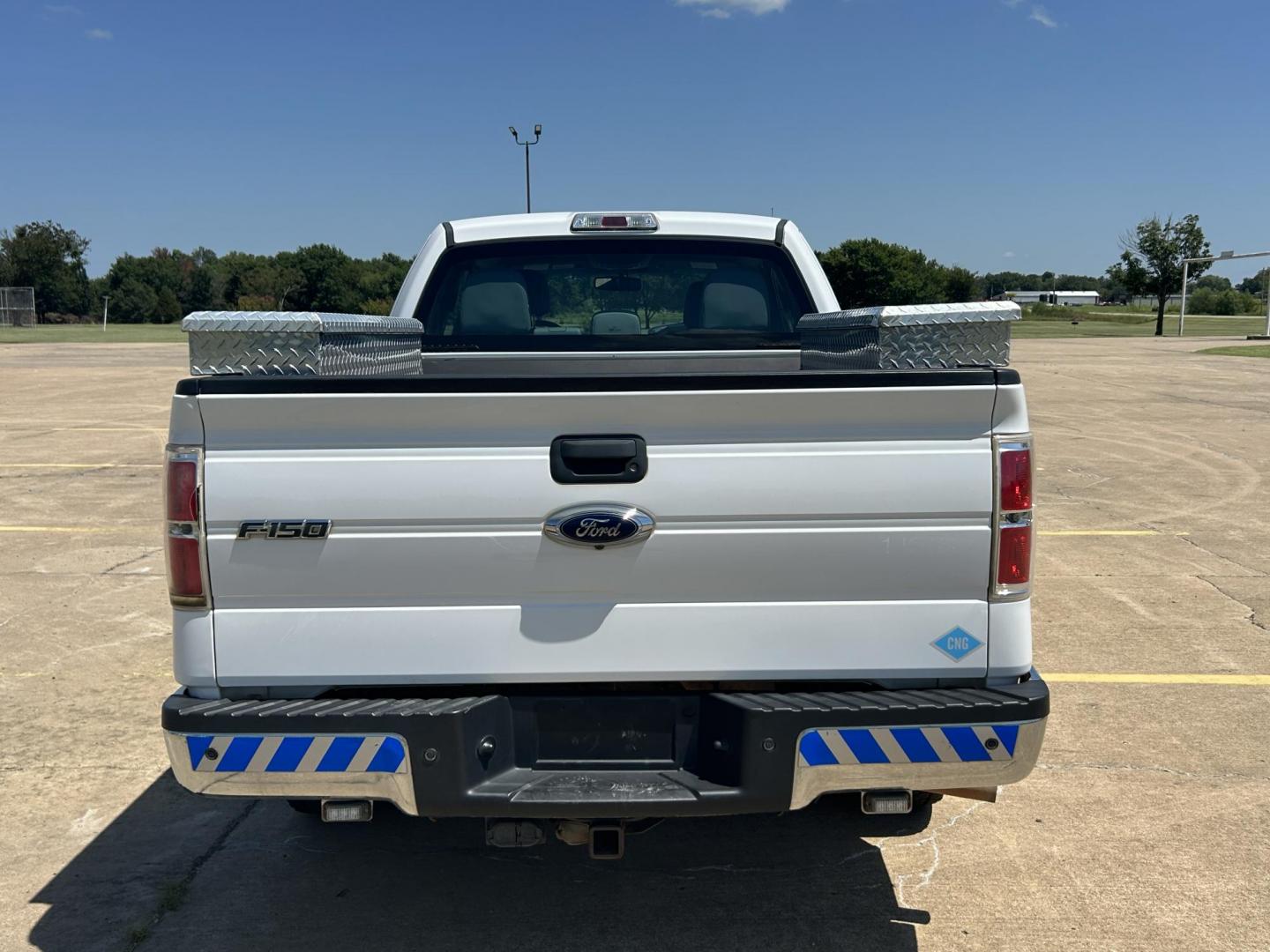 2014 /Gray Ford F-150 XLT SuperCab 8-ft. Bed 2WD (1FTEX1CM1EK) with an 3.7L V6 DOHC 24V engine, 6-Speed Automatic transmission, located at 17760 Hwy 62, Morris, OK, 74445, (918) 733-4887, 35.609104, -95.877060 - 2014 FORD F-150 XL SUPERCAB 8-ft. BED 2WD 3.7L V6 FEATURES KEYLESS REMOTE ENTRY, POWER LOCKS, POWER WINDOWS, AM/FM STEREO, AUXILLARY PORT, HANDS-FREE BLUETOOTH CALLING, CRUISE CONTROL, TRACTION CONTROL, MULTI-FUNCTIONING STEERING WHEEL CONTROLS, BACKUP CAMERA. EQUIPPED WITH A BI-FUEL CNG FUEL SYSTEM - Photo#5