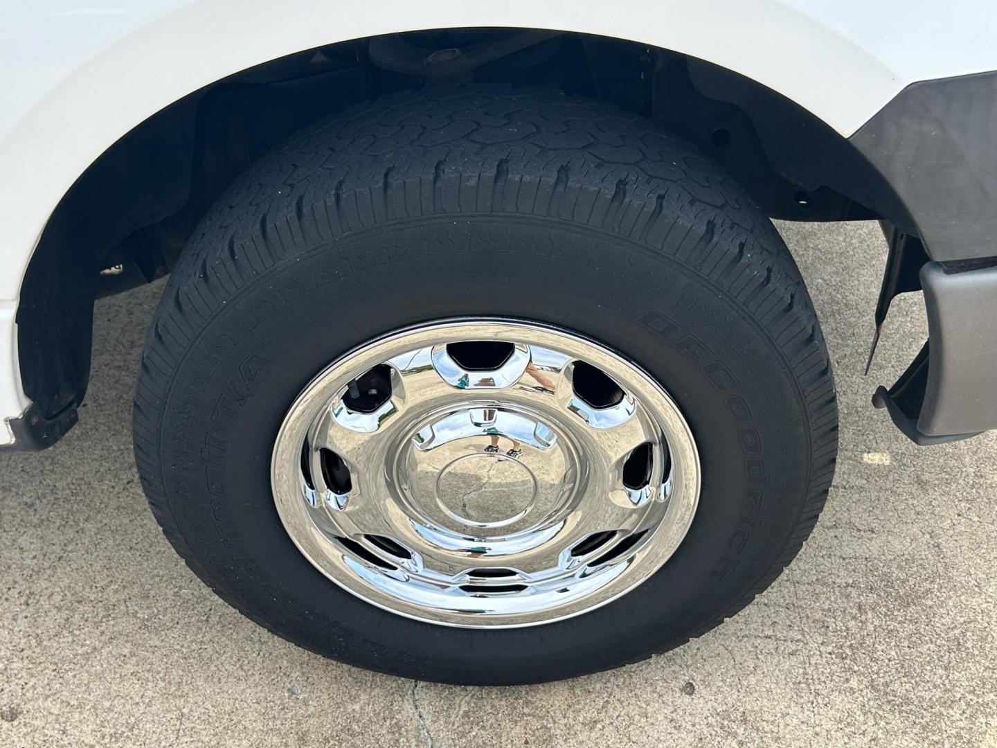 2011 /Gray Ford F-150 SuperCab 6.5-ft. Bed 2WD (1FTVX1CFXBK) with an 5.0L V8 engine, 4-Speed Automatic transmission, located at 17760 Hwy 62, Morris, OK, 74445, (918) 733-4887, 35.609104, -95.877060 - Photo#28