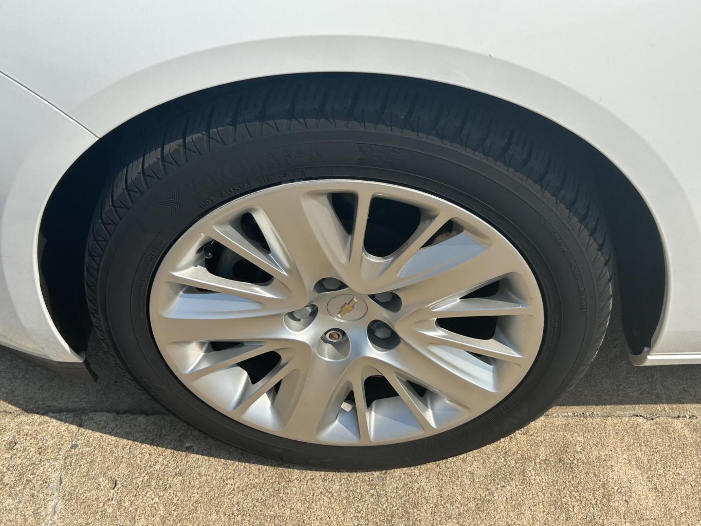 2016 /Gray Chevrolet Impala CNG 2FL (2G11Y5SN4G9) with an 3.6L V6 DOHC 24V CNG engine, 6A transmission, located at 17760 Hwy 62, Morris, OK, 74445, (918) 733-4887, 35.609104, -95.877060 - Photo#20