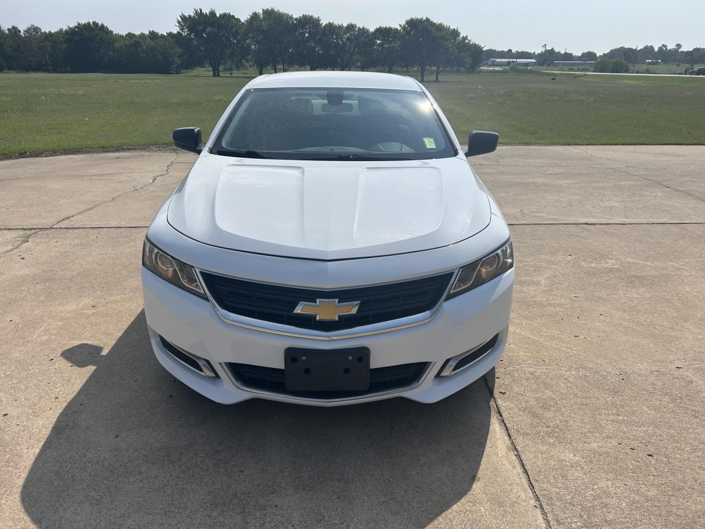 2016 /Gray Chevrolet Impala CNG 2FL (2G11Y5SN4G9) with an 3.6L V6 DOHC 24V CNG engine, 6A transmission, located at 17760 Hwy 62, Morris, OK, 74445, (918) 733-4887, 35.609104, -95.877060 - 2016 CHEVY IMPALA HAS THE 3.6 V6 ENGINE AND IS FWD. THE IMPALA IS A BI-FUEL CAR THAT RUNS ON BOTH CNG (COMPRESSED NATUAL GAS) OR GASOLINE. THIS CAR FEATURES KEYLESS REMOTE START, KEYLESS REMOTE ENTRY, POWER LOCKS, POWER WINDOWS, POWER SEATS, POWER MIRRORS, AM/FM STEREO, CLOTH SEATS, BACK UP CAMERA, - Photo#3