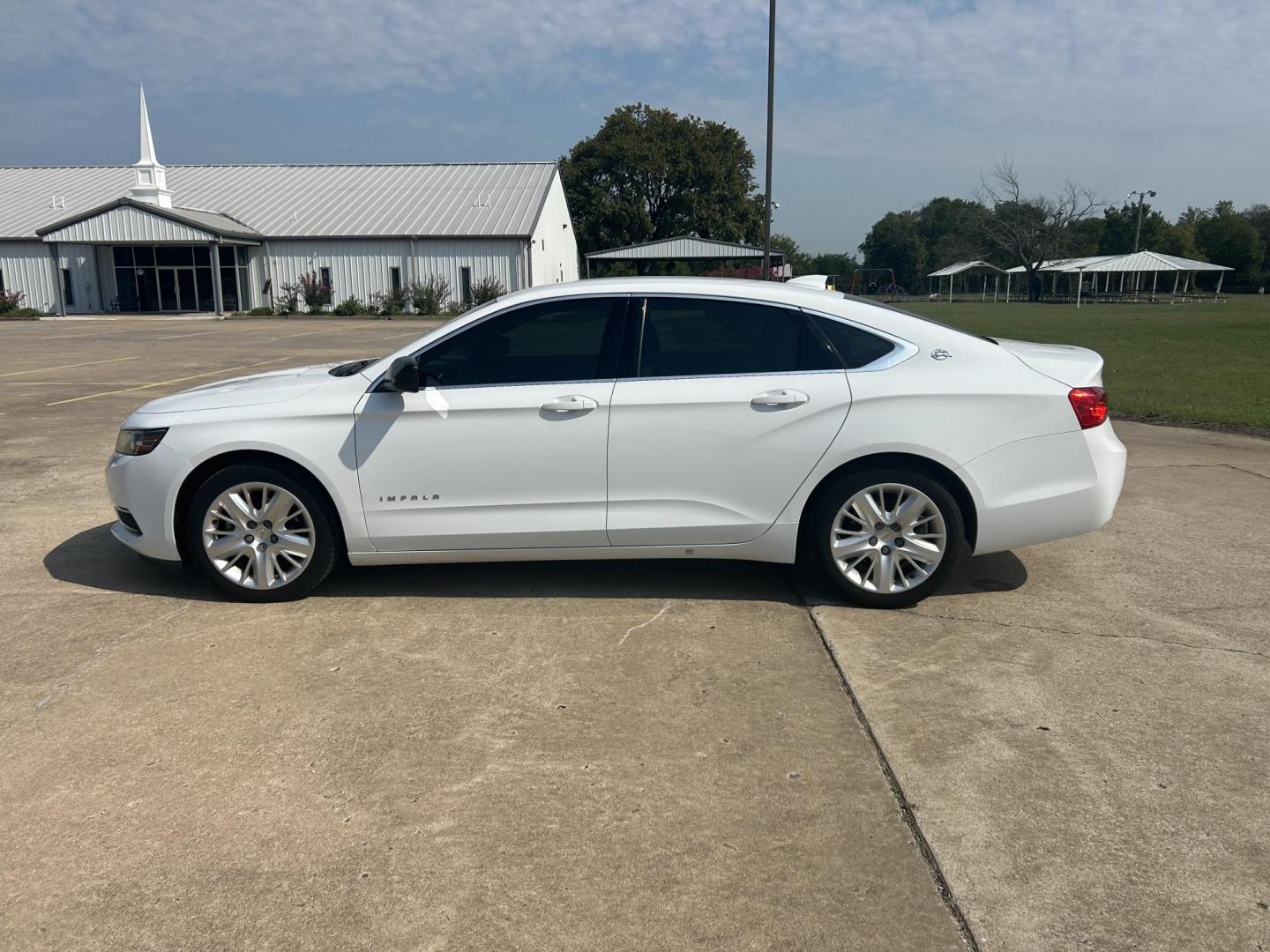 2016 /Gray Chevrolet Impala CNG 2FL (2G11Y5SN4G9) with an 3.6L V6 DOHC 24V CNG engine, 6A transmission, located at 17760 Hwy 62, Morris, OK, 74445, (918) 733-4887, 35.609104, -95.877060 - Photo#9