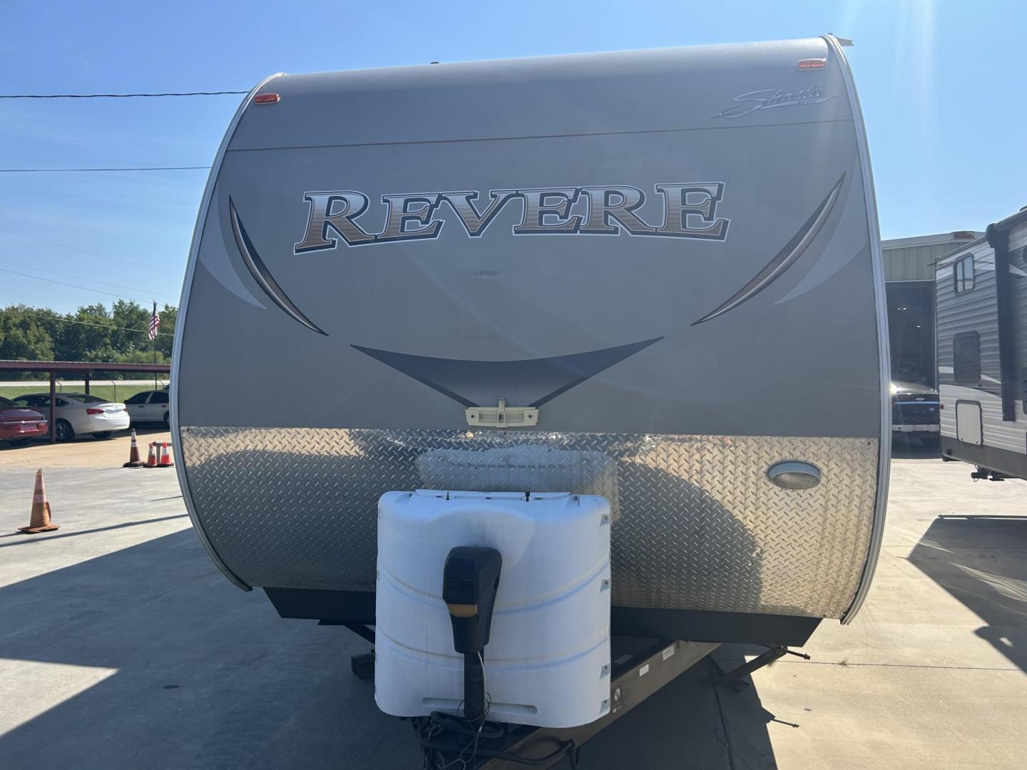 2018 /TAN Forest River Shasta Revere 27RL (5ZT2SHSB3JE) , located at 17760 Hwy 62, Morris, OK, 74445, 35.609104, -95.877060 - WE HAVE THE PERFECT CAMPER FOR YOU AND YOUR FAMILY A 2018 SHASTA REVERE 34FT. HAS A 17FT POWER AWNING. IN THE FRONT OF THE CAMPER YOU HAVE A QUEEN SIZED BED WITH STORAGE UNDERNEATH, OVERHEAD STORAGE, WARDROBE CLOSETS, CONNECTED TO THE BEDROOM IS THE BATHROOM WITH A STAND UP SHOWER, VANITY WITH MEDIC - Photo#5