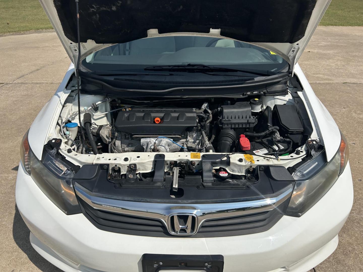 2012 White /Gray Honda Civic CNG Sedan 5-Speed AT (19XFB5F53CE) with an 1.8L L4 SOHC 16V CNG engine, 5-Speed Automatic transmission, located at 17760 Hwy 62, Morris, OK, 74445, (918) 733-4887, 35.609104, -95.877060 - 2012 HONDA CIVIC DEDICATED CNG (COMPRESSED NATURAL GAS) HAS A 1.8L 4 CYLINDER ENGINE AND IS 2WD FEATURES KEYLESS ENTRY, MANUAL SEATS, CLOTH INTERIOR, AM/FM RADIO WITH CD PLAYER, AUXILIARY PORT, USB PORT, POWER WINDOWS, POWER LOCKS, POWER MIRROR, MULTI FUNCTION STEERING WHEEL, HAND FREE CALLING, CRUI - Photo#15