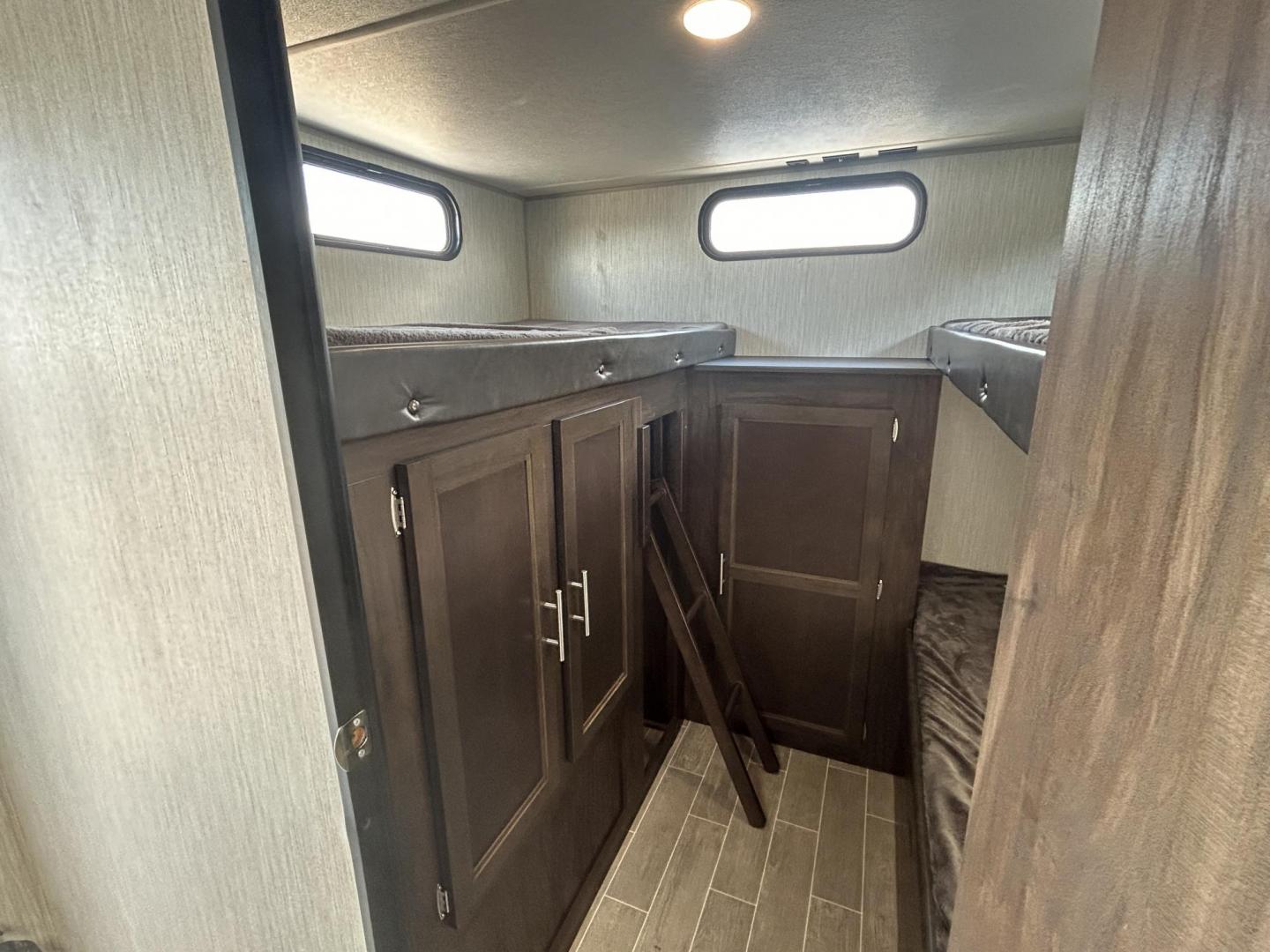 2020 GRAY /Gray Forest River PATRIOT 29TE (4X4TCKE28LX) , located at 17760 Hwy 62, Morris, OK, 74445, 35.609104, -95.877060 - HERE IS THE PERFECT FAMILY CAMPER FOR YOU AND YOUR FAMILY. A 2020 FOREST RIVER PATRIOT 36.5FT. IT FEATURES,1 SLIDE OUT, POWER ANWING 15FT, POWER STABILIZERS JACKS, 2 OUTSIDE STORAGE, OUTSIDE KITCHEN WITH A 2 BURNER STOVE, MINI FRIDGE, SINK WITH OVERHEAD STORAGE, HAS ICE MAKER, LEASH LATCH FOR ANIMAL - Photo#15