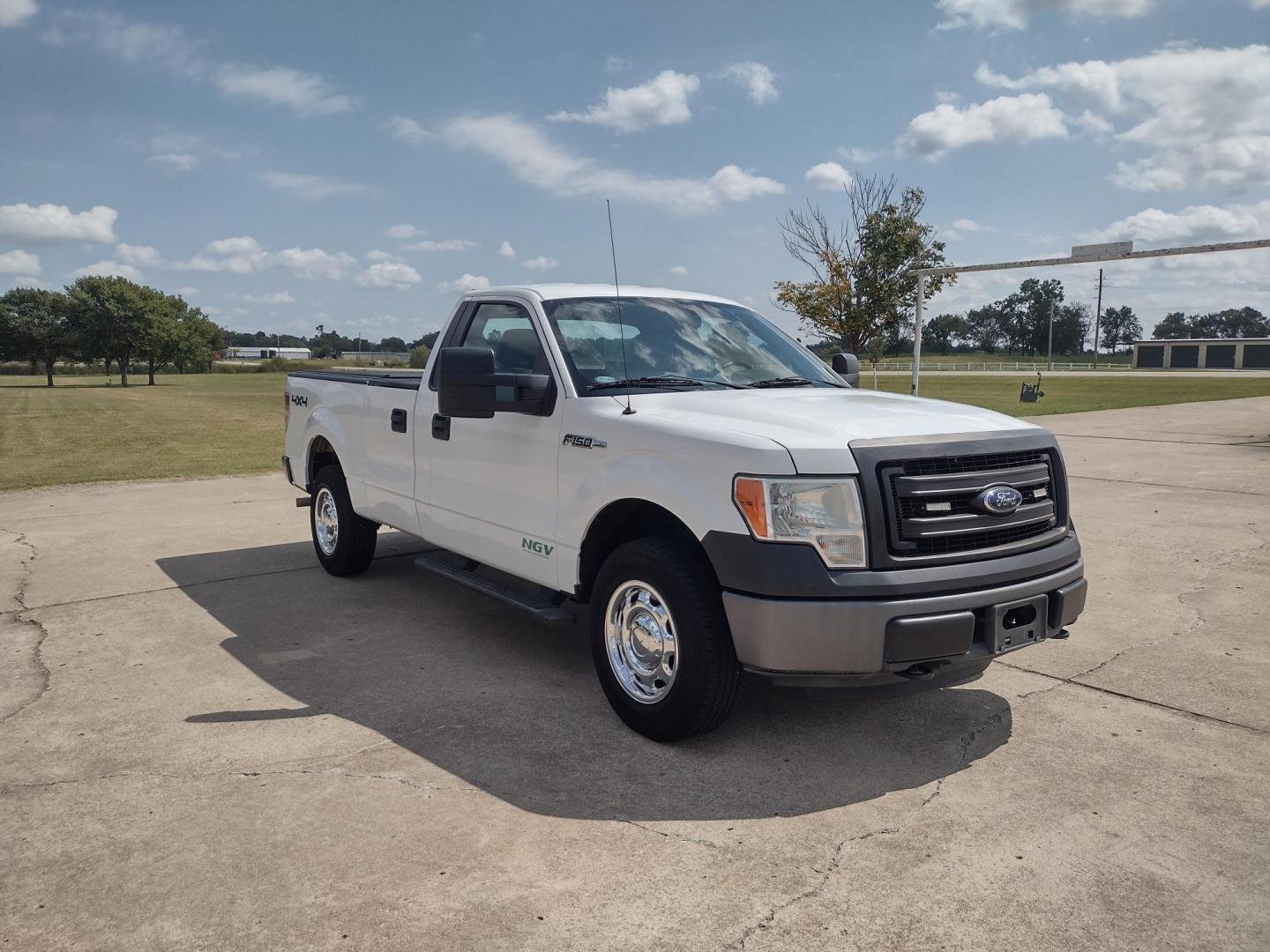 2014 White /Gray Ford F-150 (1FTMF1EM8EK) with an 3.7L V6 DOHC 24V engine, 6-Speed Automatic transmission, located at 17760 Hwy 62, Morris, OK, 74445, (918) 733-4887, 35.609104, -95.877060 - Photo#2