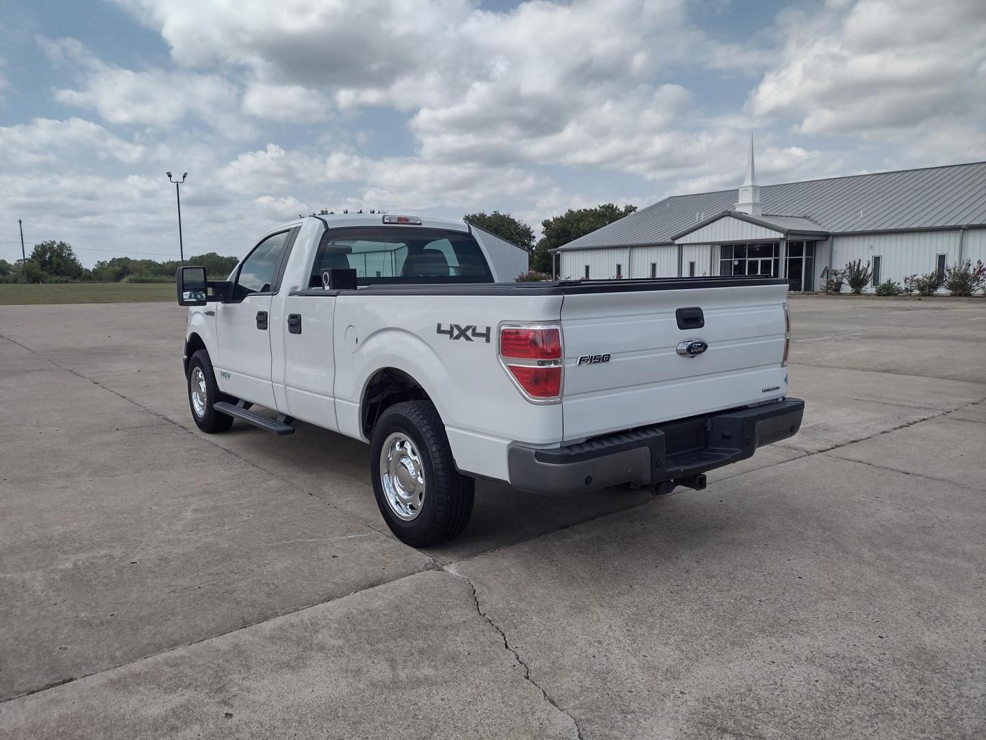 2014 White /Gray Ford F-150 (1FTMF1EM8EK) with an 3.7L V6 DOHC 24V engine, 6-Speed Automatic transmission, located at 17760 Hwy 62, Morris, OK, 74445, (918) 733-4887, 35.609104, -95.877060 - 2014 FORD F-150 5' 6" BED 4WD BI-FUEL SYSTEM (RUNS ON BOTH CNG OR GASOLINE) FEATURES POWER WINDOWS, POWER LOCKS, POWER MIRRORS, AM/FM STEREO, CD PLAYER, AUXILLIARY PORT, USB PORT, CRUISE CONTROL, TRACTION CONTROL, MULTI-FUNCTIONING STEERING WHEEL CONTROLS, HANDS FREE CALLING, AND HAS BED COVER. 16 - Photo#6