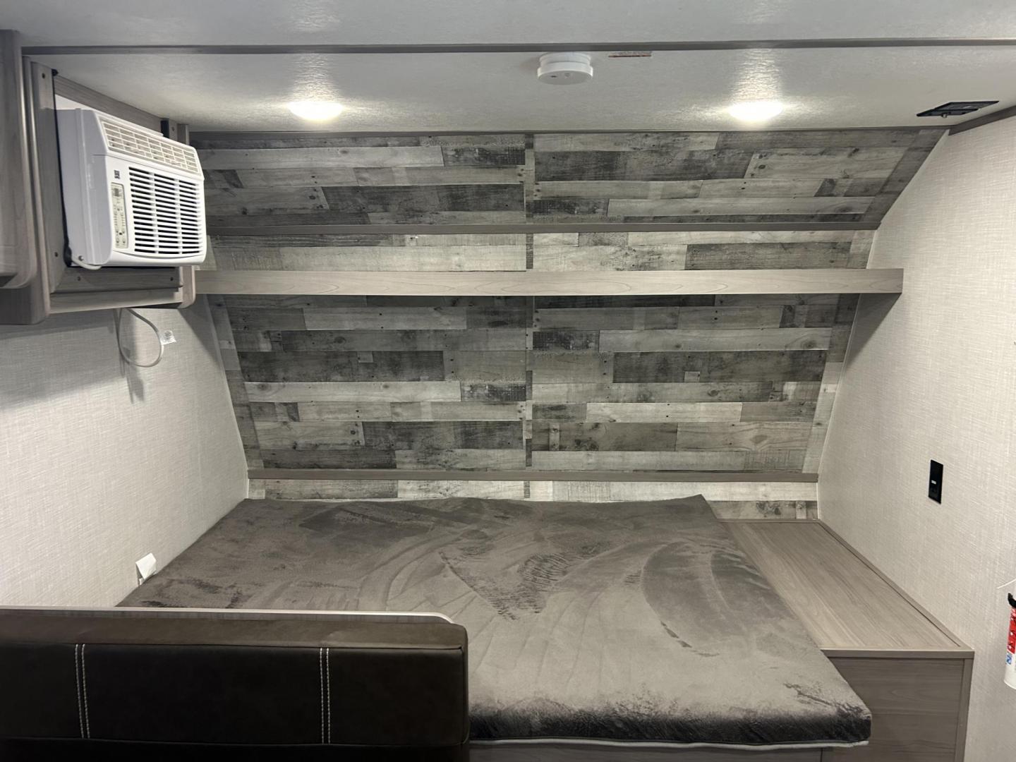 2023 Silver /TAN COLEMAN DUTCHMEN 17B (4YDTCMG17PJ) , located at 17760 Hwy 62, Morris, OK, 74445, 35.609104, -95.877060 - WE HAVE THE PERFECT CAMPER FOR YOU AND YOUR FAMILY. A 2023 COLEMAN DUTCHMEN OVERALL 21FT. IN THE FRONT YOU HAVE A QUEEN SIZED BED WITH STORAGE UNDERNEATH, OVERHEAD SHELF, IN THE MIDDLE IS A BOOTH STYLE DINETTE THAT FOLD DOWN FOR ADDITIONAL SLEEPING, OVERHEAD STORAGE, SINGLE SINK, 2 BURNER STOVE, MID - Photo#18