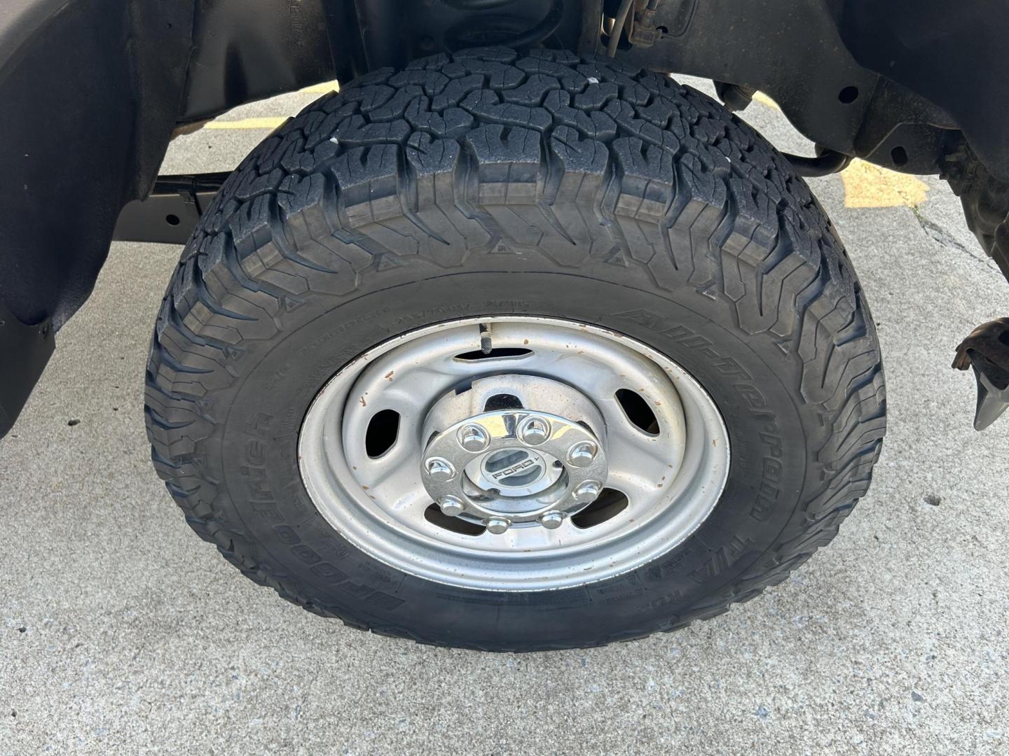 2014 White /Gray Ford F-250 SD XLT SuperCab Long Bed 4WD (1FT7X2B6XEE) with an 6.2L V8 OHV 16V engine, 6-Speed Automatic transmission, located at 17760 Hwy 62, Morris, OK, 74445, (918) 733-4887, 35.609104, -95.877060 - Photo#21