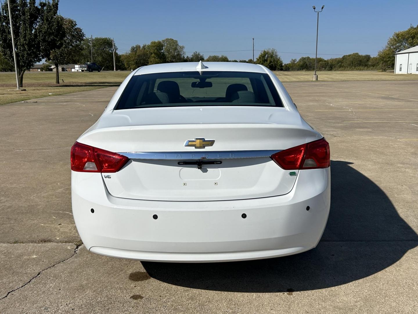 2015 White /BLACK Chevrolet Impala LS (2G11Y5SN8F9) with an 3.6L V6 DOHC 24V CNG engine, 6A transmission, located at 17760 Hwy 62, Morris, OK, 74445, (918) 733-4887, 35.609104, -95.877060 - Photo#3