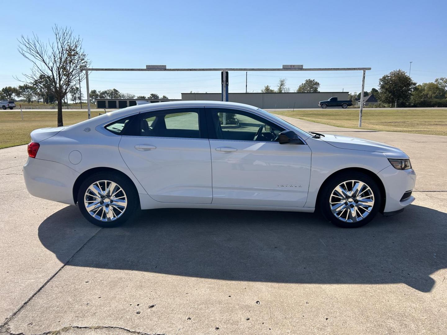 2015 White /BLACK Chevrolet Impala LS (2G11Y5SN8F9) with an 3.6L V6 DOHC 24V CNG engine, 6A transmission, located at 17760 Hwy 62, Morris, OK, 74445, (918) 733-4887, 35.609104, -95.877060 - Photo#4