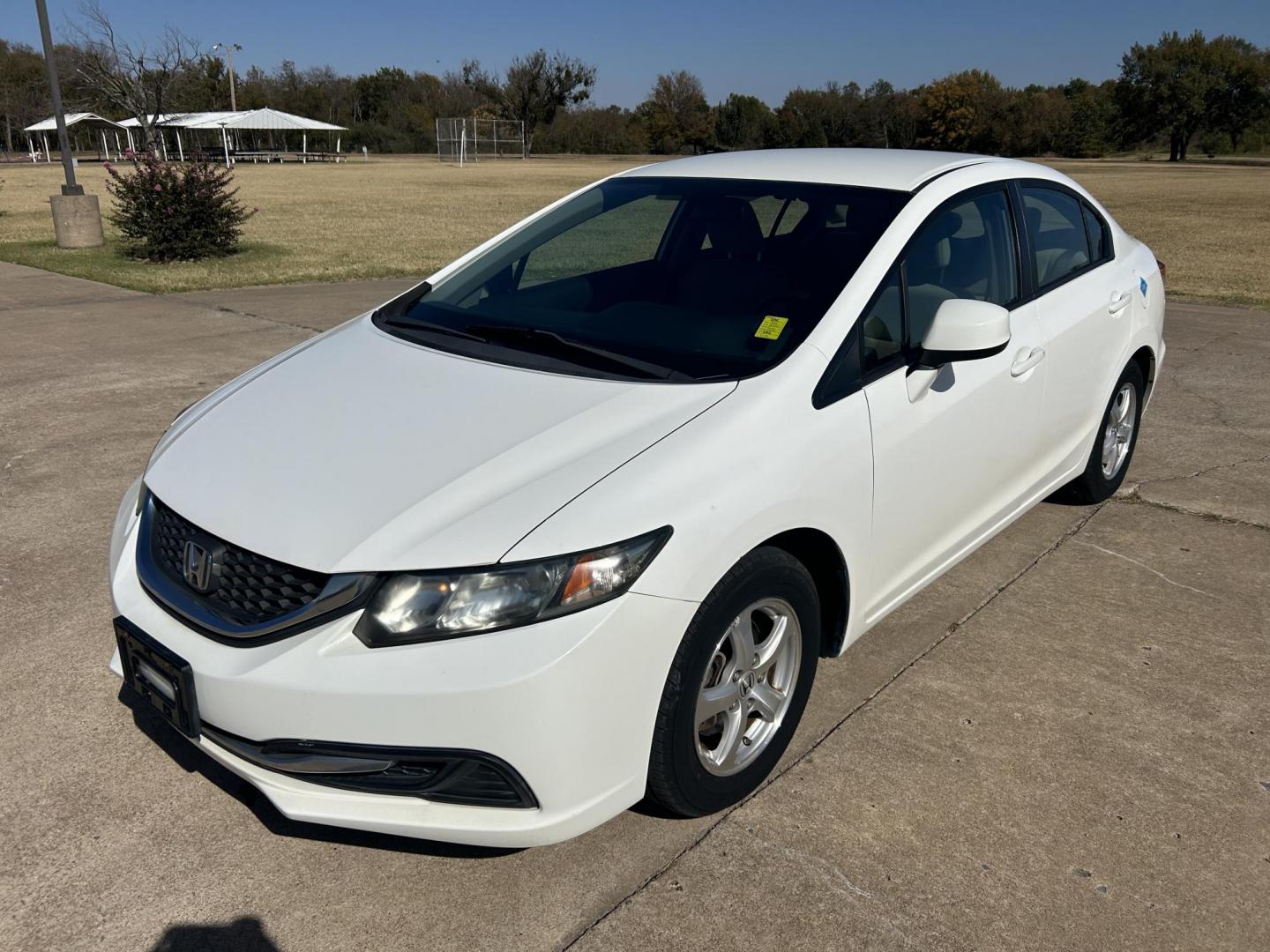 2013 White /Gray Honda Civic CNG Sedan 5-Speed AT (19XFB5F51DE) with an 1.8L L4 SOHC 16V CNG engine, 5A transmission, located at 17760 Hwy 62, Morris, OK, 74445, (918) 733-4887, 35.609104, -95.877060 - 2013 HONDA CIVIC DEDICATED CNG (RUNS ONLY ON COMPRESSED NATURAL GAS) HAS A 1.8L 4 CYLINDER ENGINE AND IS 2WD. FEATURES MANUAL SEATS, POWER LOCKS, POWER MIRRORS, POWER WINDOWS. HAS AM/FM RADIO, CD PLAYER, AUX PORT, USB PORT, CRUISE CONTROL, MULTI-FUNCTION STEERING WHEEL CONTROL, TRACTION CONTROL AND - Photo#0