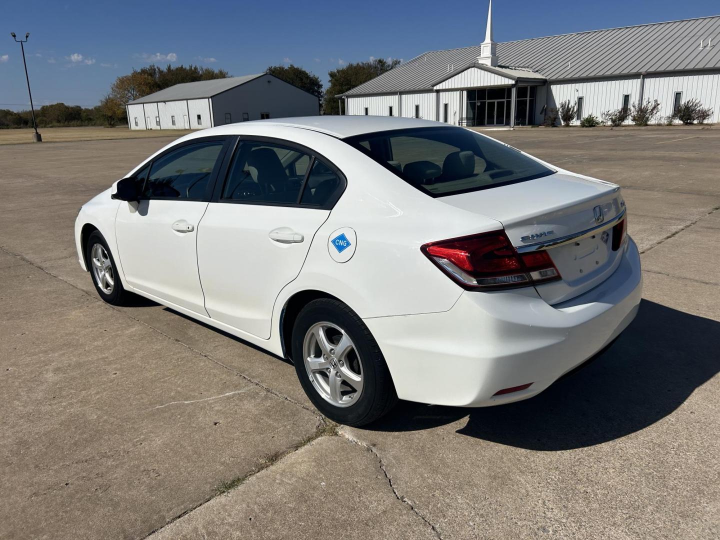 2013 White /Gray Honda Civic CNG Sedan 5-Speed AT (19XFB5F51DE) with an 1.8L L4 SOHC 16V CNG engine, 5A transmission, located at 17760 Hwy 62, Morris, OK, 74445, (918) 733-4887, 35.609104, -95.877060 - 2013 HONDA CIVIC DEDICATED CNG (RUNS ONLY ON COMPRESSED NATURAL GAS) HAS A 1.8L 4 CYLINDER ENGINE AND IS 2WD. FEATURES MANUAL SEATS, POWER LOCKS, POWER MIRRORS, POWER WINDOWS. HAS AM/FM RADIO, CD PLAYER, AUX PORT, USB PORT, CRUISE CONTROL, MULTI-FUNCTION STEERING WHEEL CONTROL, TRACTION CONTROL AND - Photo#8