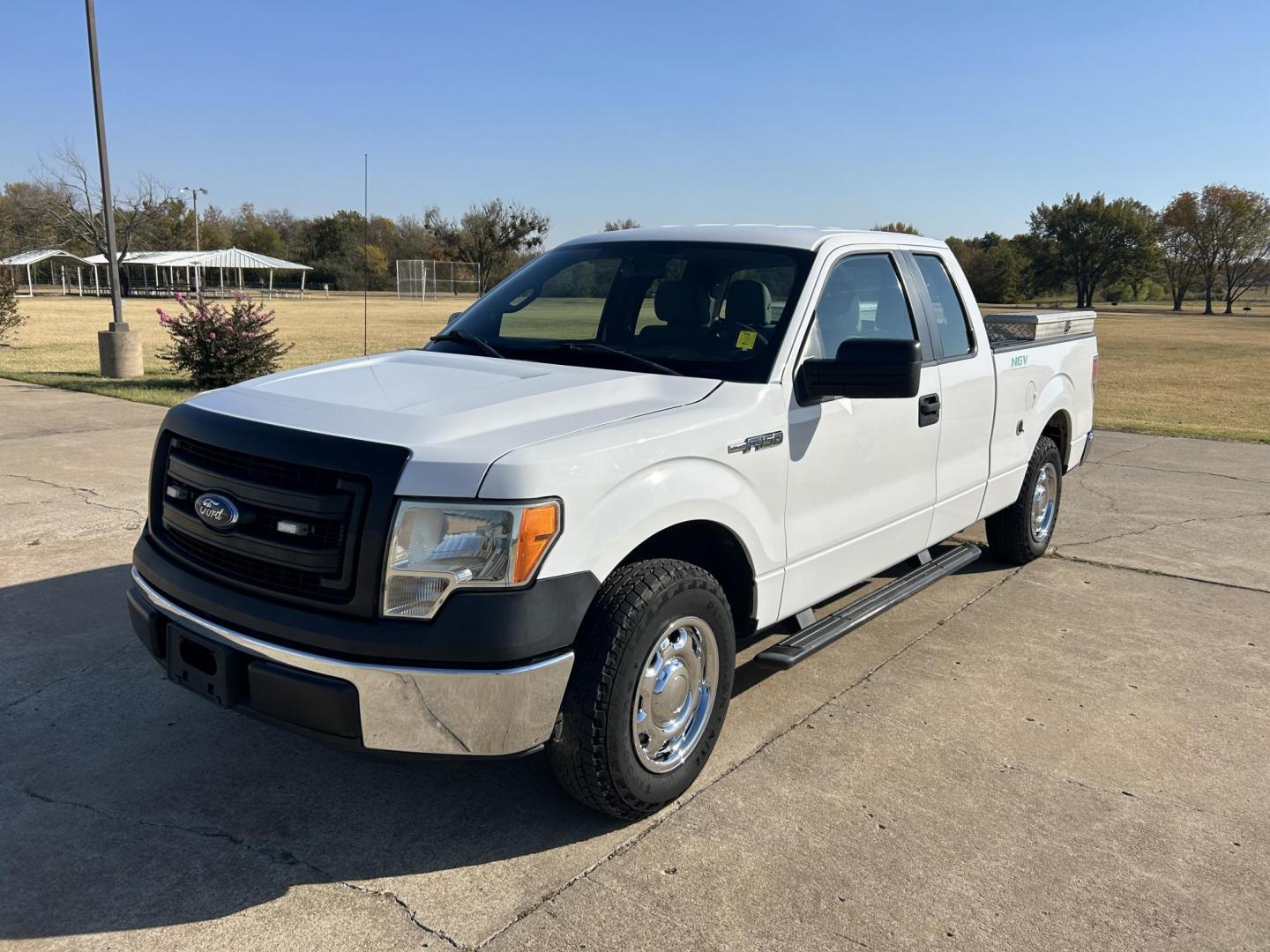 2014 White /Gray Ford F-150 XLT SuperCab 8-ft. Bed 2WD (1FTEX1CM7EK) with an 3.7L V6 DOHC 24V engine, 6-Speed Automatic transmission, located at 17760 Hwy 62, Morris, OK, 74445, (918) 733-4887, 35.609104, -95.877060 - 2014 FORD F-150 XL SUPERCAB 6.5-ft. BED 2WD 3.7L V6 BI-FUEL SYSTEM RUNS ON CNG OR GASOLINE. FEATURES KEYLESS REMOTE ENTRY, POWER LOCKS, POWER WINDOWS, AM/FM STEREO, SIRIUS XM STEREO, CD PLAYER, AUXILLARY PORT, CRUISE CONTROL, TRACTION CONTROL, MULTI-FUNCTIONING STEERING WHEEL CONTROLS, TRAILER HITCH - Photo#0