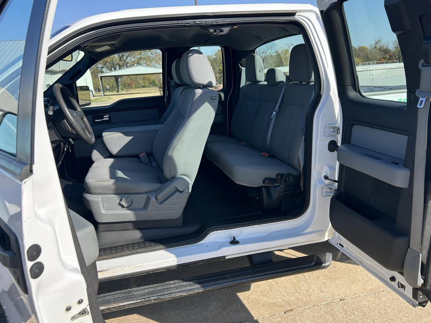 2014 White /Gray Ford F-150 XLT SuperCab 8-ft. Bed 2WD (1FTEX1CM7EK) with an 3.7L V6 DOHC 24V engine, 6-Speed Automatic transmission, located at 17760 Hwy 62, Morris, OK, 74445, (918) 733-4887, 35.609104, -95.877060 - Photo#13