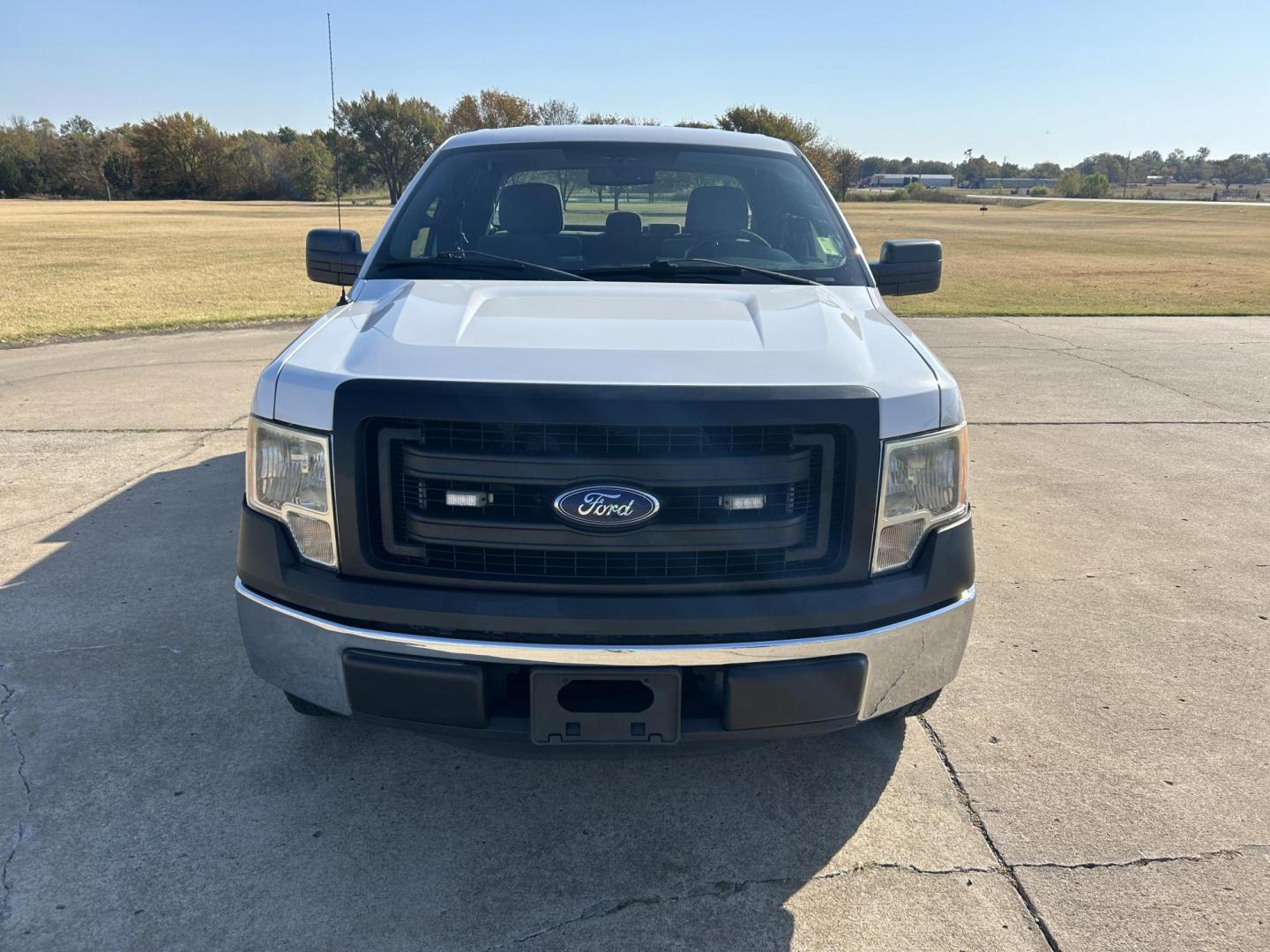 2014 White /Gray Ford F-150 XLT SuperCab 8-ft. Bed 2WD (1FTEX1CM7EK) with an 3.7L V6 DOHC 24V engine, 6-Speed Automatic transmission, located at 17760 Hwy 62, Morris, OK, 74445, (918) 733-4887, 35.609104, -95.877060 - 2014 FORD F-150 XL SUPERCAB 6.5-ft. BED 2WD 3.7L V6 BI-FUEL SYSTEM RUNS ON CNG OR GASOLINE. FEATURES KEYLESS REMOTE ENTRY, POWER LOCKS, POWER WINDOWS, AM/FM STEREO, SIRIUS XM STEREO, CD PLAYER, AUXILLARY PORT, CRUISE CONTROL, TRACTION CONTROL, MULTI-FUNCTIONING STEERING WHEEL CONTROLS, TRAILER HITCH - Photo#2