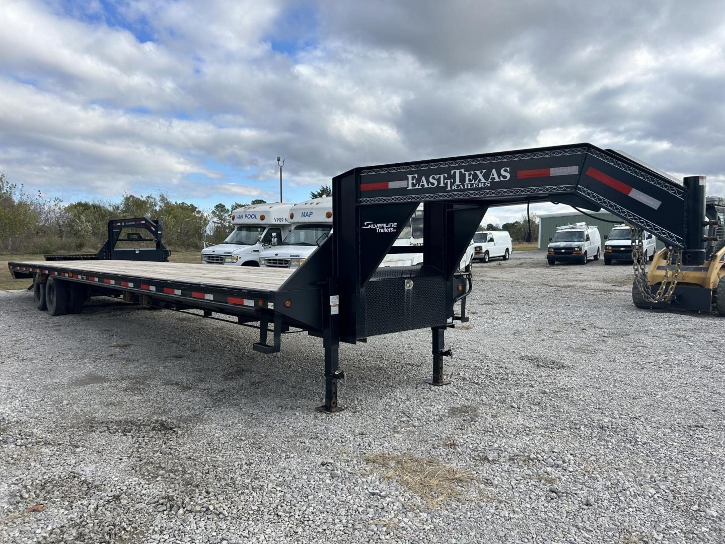 2022 BLACK /BLACK EAST TEXAS TRAILER FLATBED (58SGF4028NE) , located at 17760 Hwy 62, Morris, OK, 74445, 35.609104, -95.877060 - 2022 EAST TEXAS GOOSNECK FLATBED TRAILER IS 40X8FT WITH DUAL AXELS, 22,000 LB G.V.W.R, 2-12K DEXTER AXLES 2 ELEC. BRAKES, SLIPPER SPRING SUSPENSION, 16" 8 HOLE DUAL WHEELS, , 12" 19 LB I-BEAM FRAME, 12" 19 LB I-BEAM NECK, 2-5/16" ROUND 25K ADJUSTABLE COUPLER, 3" CHANNEL CROSSMEMBERS ON 16" CENTERS, - Photo#1