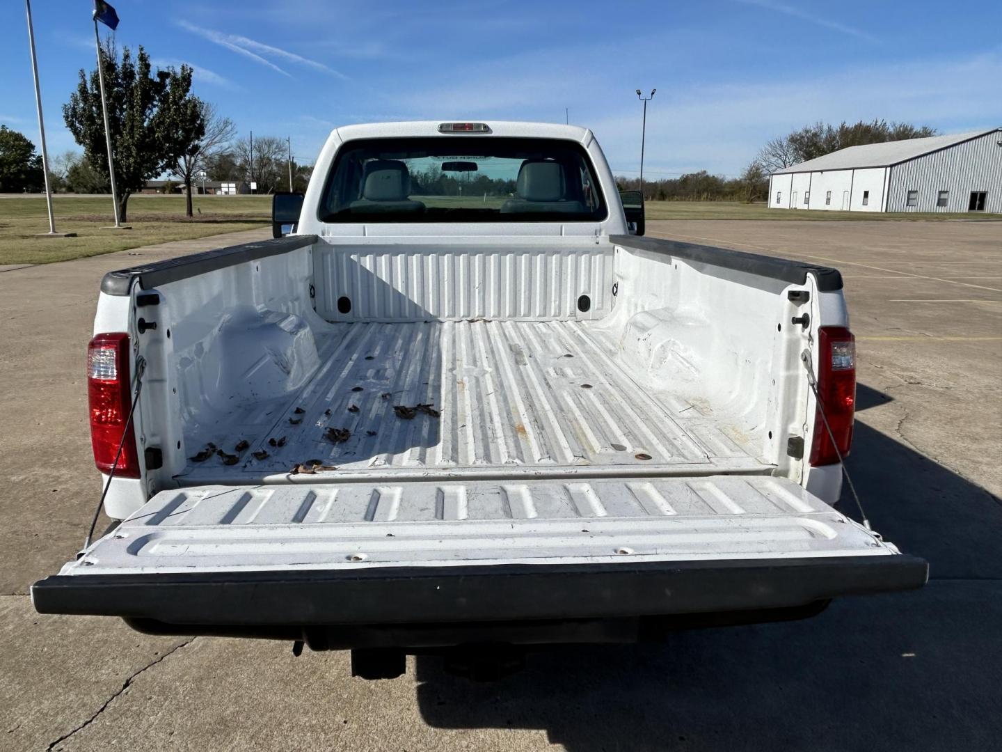 2013 White /Gray Ford F-250 SD 2WD (1FTBF2A6XDE) with an 6.2L V8 OHV 16V engine, 6-Speed Automatic transmission, located at 17760 Hwy 62, Morris, OK, 74445, (918) 733-4887, 35.609104, -95.877060 - Photo#15