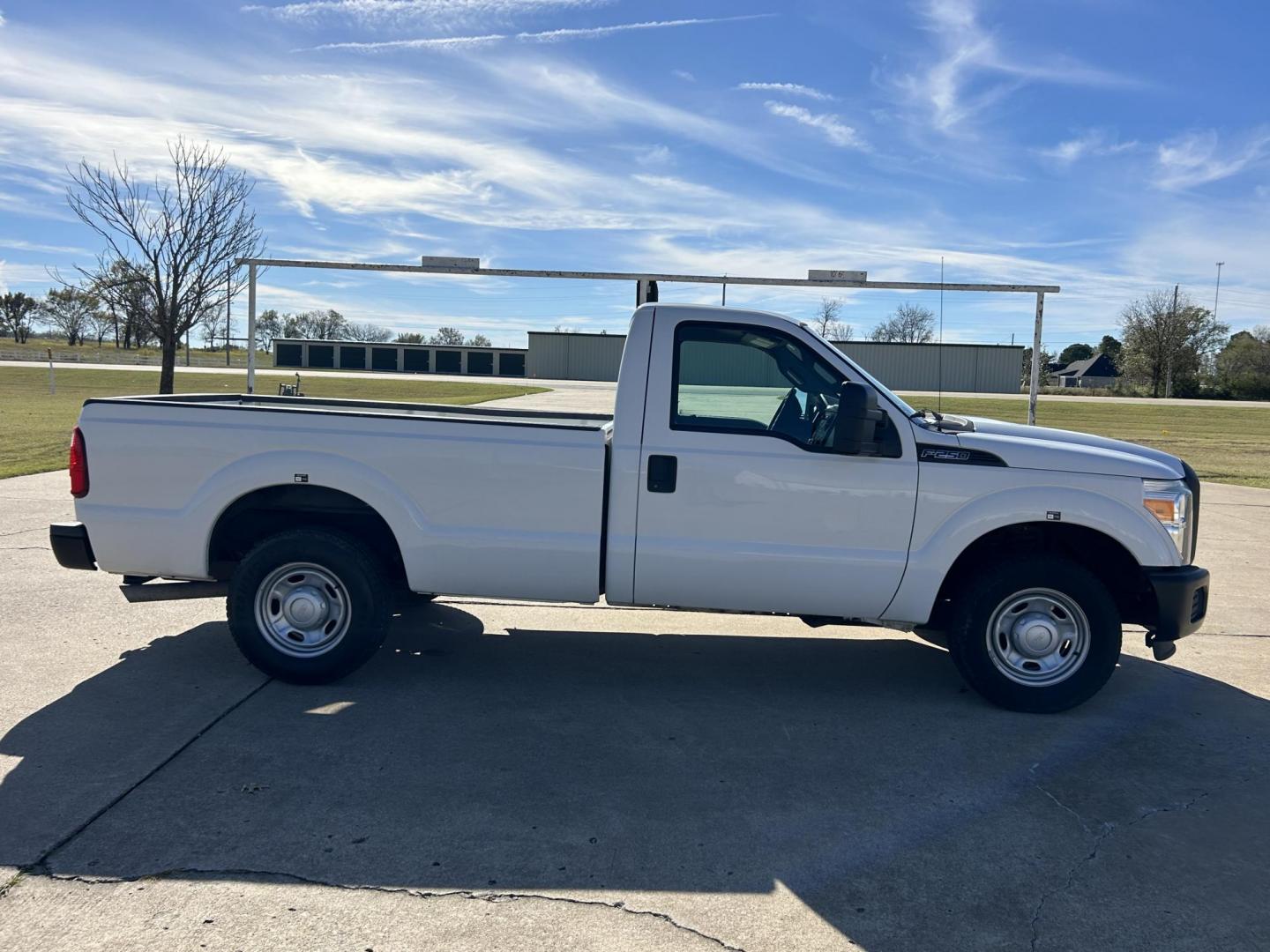 2013 White /Gray Ford F-250 SD 2WD (1FTBF2A6XDE) with an 6.2L V8 OHV 16V engine, 6-Speed Automatic transmission, located at 17760 Hwy 62, Morris, OK, 74445, (918) 733-4887, 35.609104, -95.877060 - Photo#3