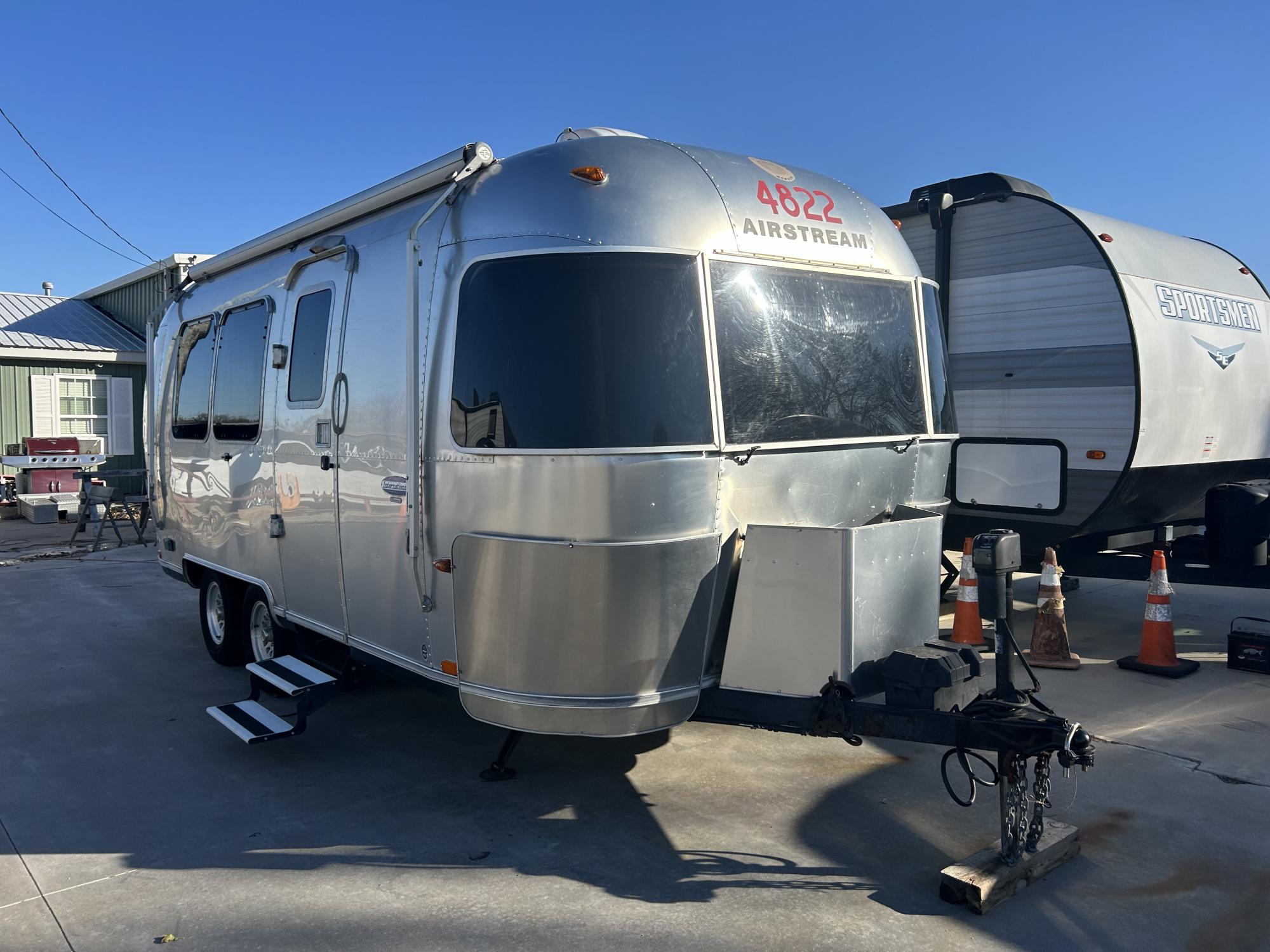 photo of 2005 AIRSTREAM INTERNATIONAL 25CCD 22FT 