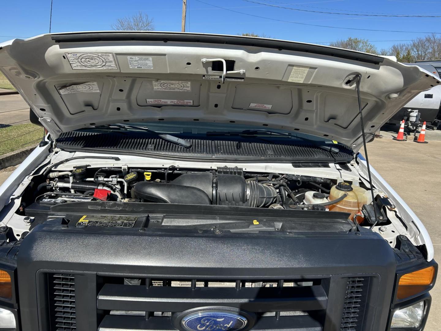 2013 White /Gray Ford E-Series Wagon E-350 XLT Super Duty Extended (1FBSS3BL2DD) with an 5.4L V8 SOHC 16V FFV engine, located at 17760 Hwy 62, Morris, OK, 74445, (918) 733-4887, 35.609104, -95.877060 - 2013 FORD E-350 15 PASSENGER VAN DEDICATED CNG ONLY RUNS ON COMPRESSED NATURAL GAS IT HAS THE 5.4L V8 ENIGINE. IT FEATURES POWER LOCKS, POWER WINDOWS, POWER MIRRORS, LEATHER INTERIOR, AM/FM RADIO, AUXILARY PORT, FRONT AND REAR A/C, TRACTION CONTROL, CRUISE CONTROL, 15 PASSENGER VAN, EQUIPPED WITH I - Photo#18