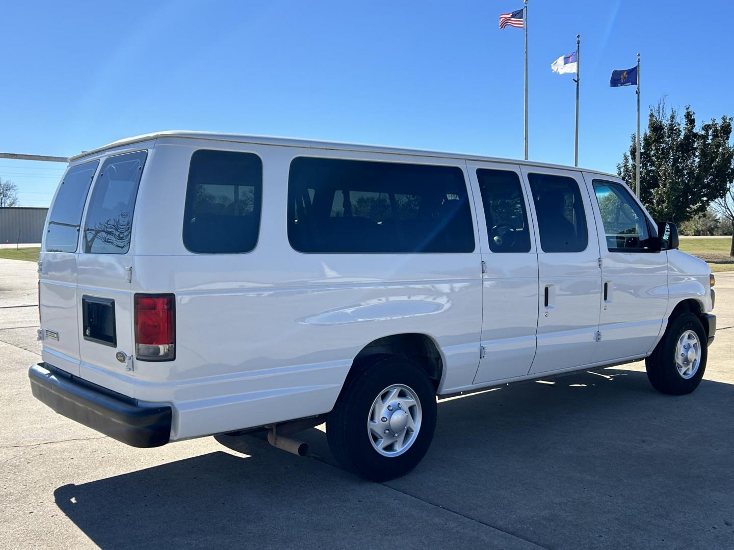 2013 White /Gray Ford E-Series Wagon E-350 XLT Super Duty Extended (1FBSS3BL2DD) with an 5.4L V8 SOHC 16V FFV engine, located at 17760 Hwy 62, Morris, OK, 74445, (918) 733-4887, 35.609104, -95.877060 - 2013 FORD E-350 15 PASSENGER VAN DEDICATED CNG ONLY RUNS ON COMPRESSED NATURAL GAS IT HAS THE 5.4L V8 ENIGINE. IT FEATURES POWER LOCKS, POWER WINDOWS, POWER MIRRORS, LEATHER INTERIOR, AM/FM RADIO, AUXILARY PORT, FRONT AND REAR A/C, TRACTION CONTROL, CRUISE CONTROL, 15 PASSENGER VAN, EQUIPPED WITH I - Photo#3