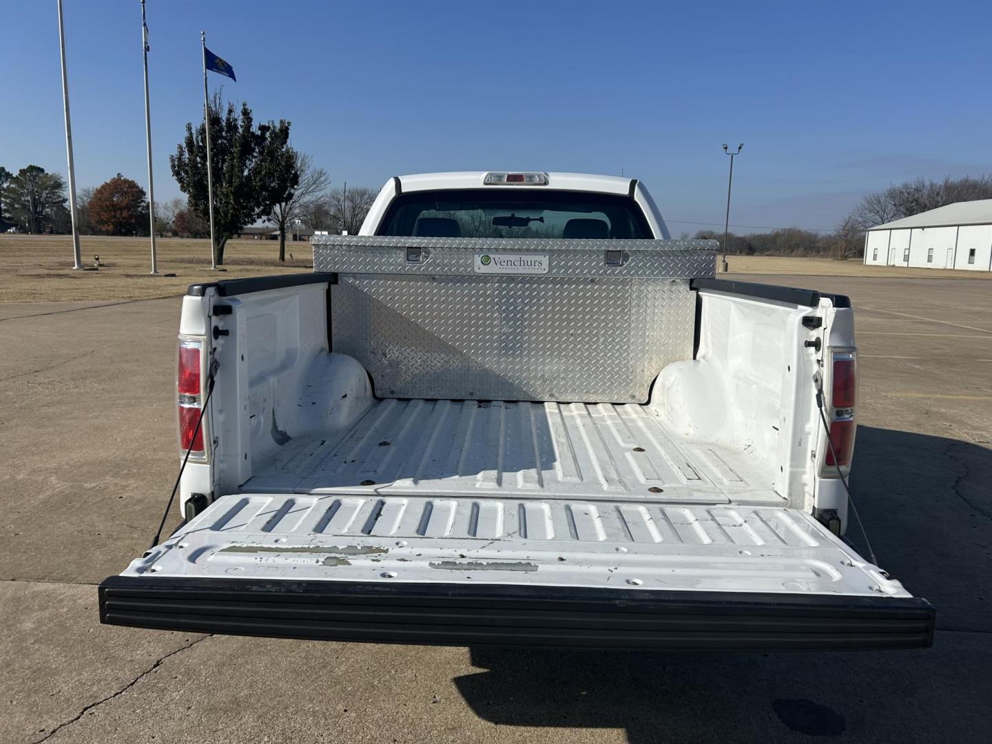 2014 White /Gray Ford F-150 STX 6.5-ft. Bed 2WD (1FTMF1CM8EK) with an 3.7L V6 DOHC 24V engine, 6-Speed Automatic transmission, located at 17760 Hwy 62, Morris, OK, 74445, (918) 733-4887, 35.609104, -95.877060 - 2014 FORD F-150 XL 6.5-ft. BED HAS A 3.7L V6 ENGINGE, 2WD BI-FUEL (RUNS ON BOTH CNG OR GASOLINE) FEATURES MANUAL WINDOWS, MANUAL LOCKS, MANUAL MIRRORS, AM/FM STEREO, LEATHER INTERIOR, CRUISE CONTROL, TRACTION CONTROL, TRACTION CONTROL. IT RUNS ON CNG (COMPRESSED NATURAL GAS) OR GASOLINE. A PREMIER A - Photo#15