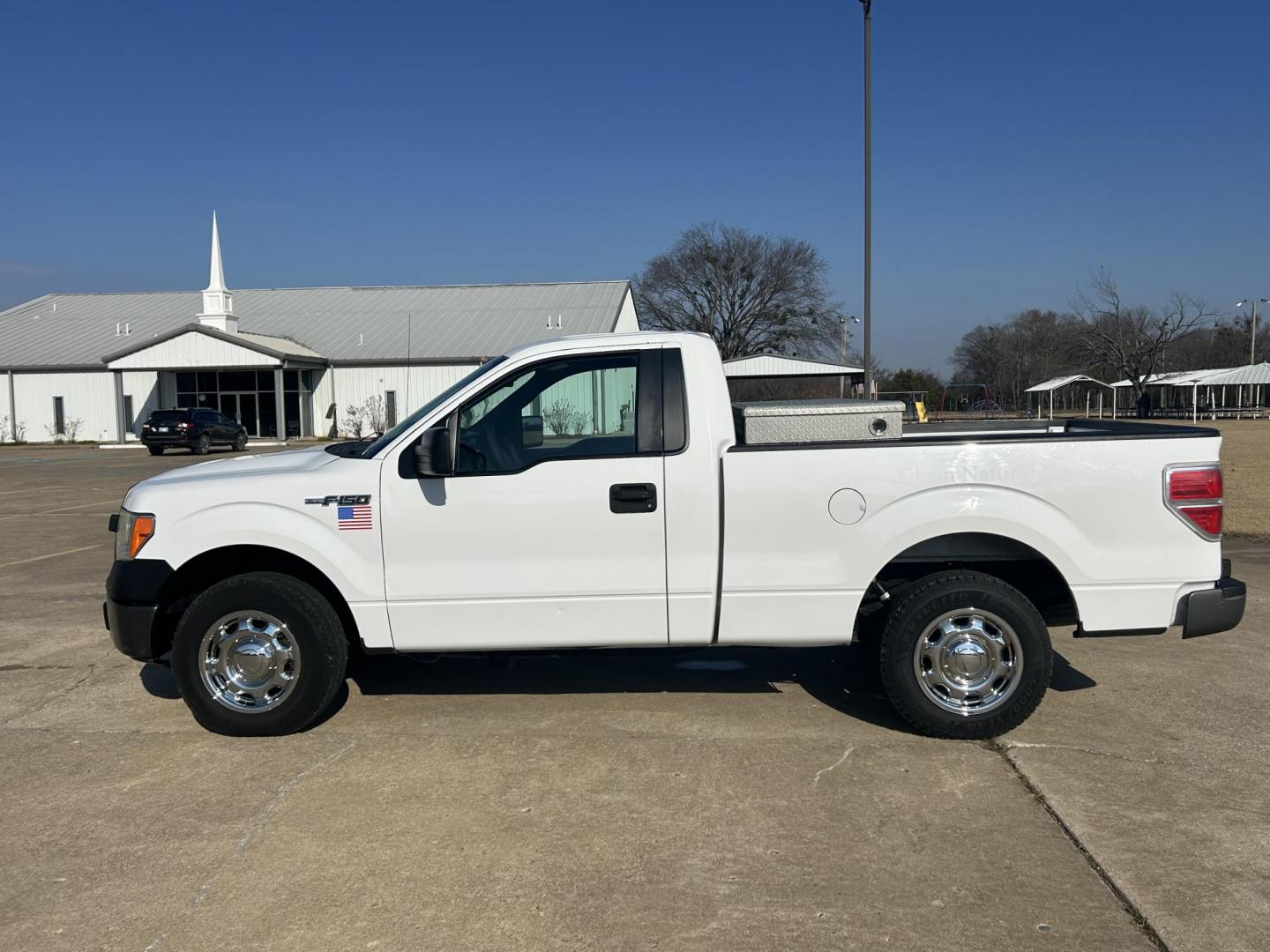 2014 White /Gray Ford F-150 STX 6.5-ft. Bed 2WD (1FTMF1CM8EK) with an 3.7L V6 DOHC 24V engine, 6-Speed Automatic transmission, located at 17760 Hwy 62, Morris, OK, 74445, (918) 733-4887, 35.609104, -95.877060 - 2014 FORD F-150 XL 6.5-ft. BED HAS A 3.7L V6 ENGINGE, 2WD BI-FUEL (RUNS ON BOTH CNG OR GASOLINE) FEATURES MANUAL WINDOWS, MANUAL LOCKS, MANUAL MIRRORS, AM/FM STEREO, LEATHER INTERIOR, CRUISE CONTROL, TRACTION CONTROL, TRACTION CONTROL. IT RUNS ON CNG (COMPRESSED NATURAL GAS) OR GASOLINE. A PREMIER A - Photo#7