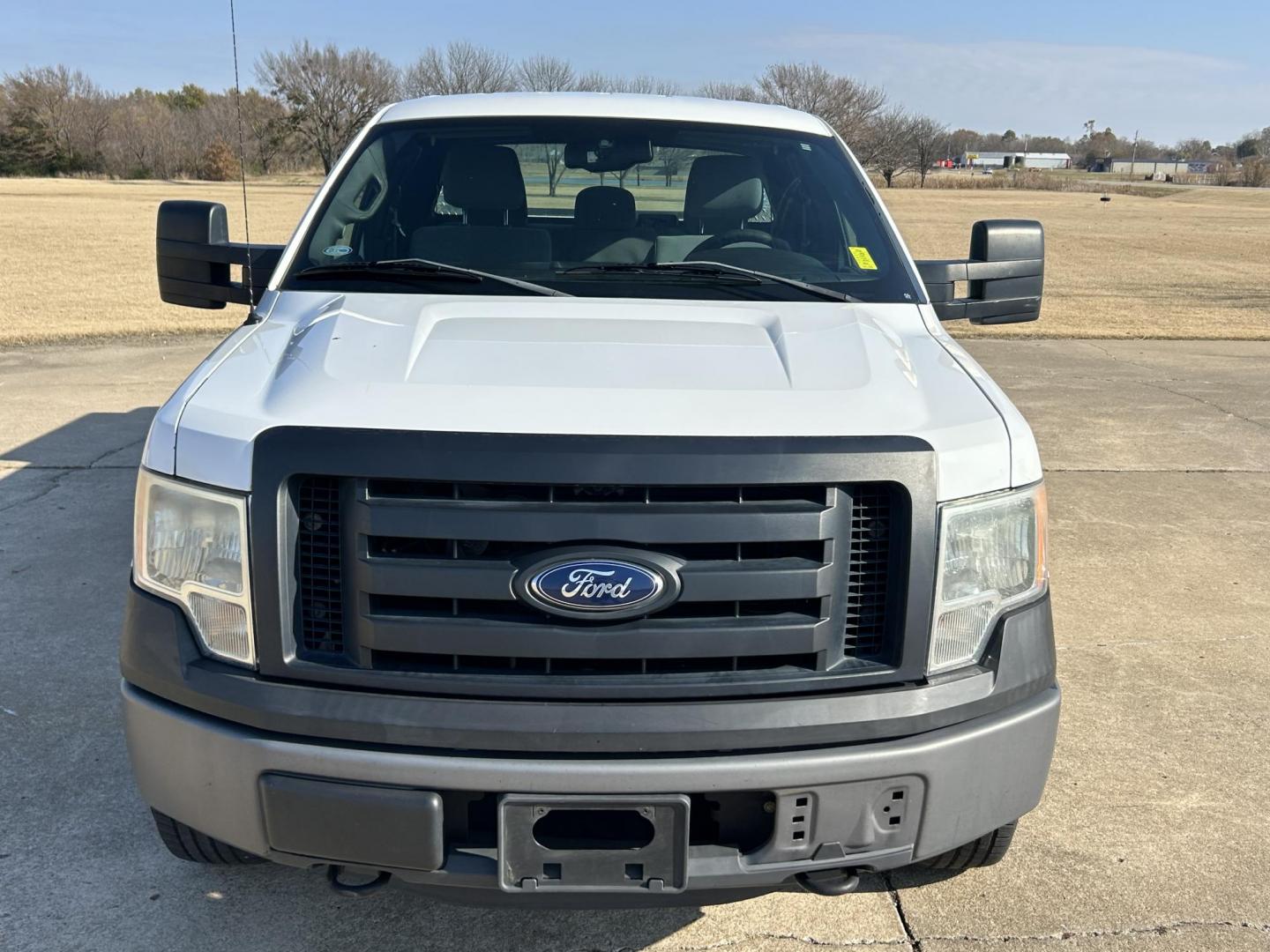 2012 White /Gray Ford F-150 XL 4WD (1FTVX1EFXCK) with an 5.0L V8 OHV 16V engine, 6-Speed Automatic transmission, located at 17760 Hwy 62, Morris, OK, 74445, (918) 733-4887, 35.609104, -95.877060 - Photo#3