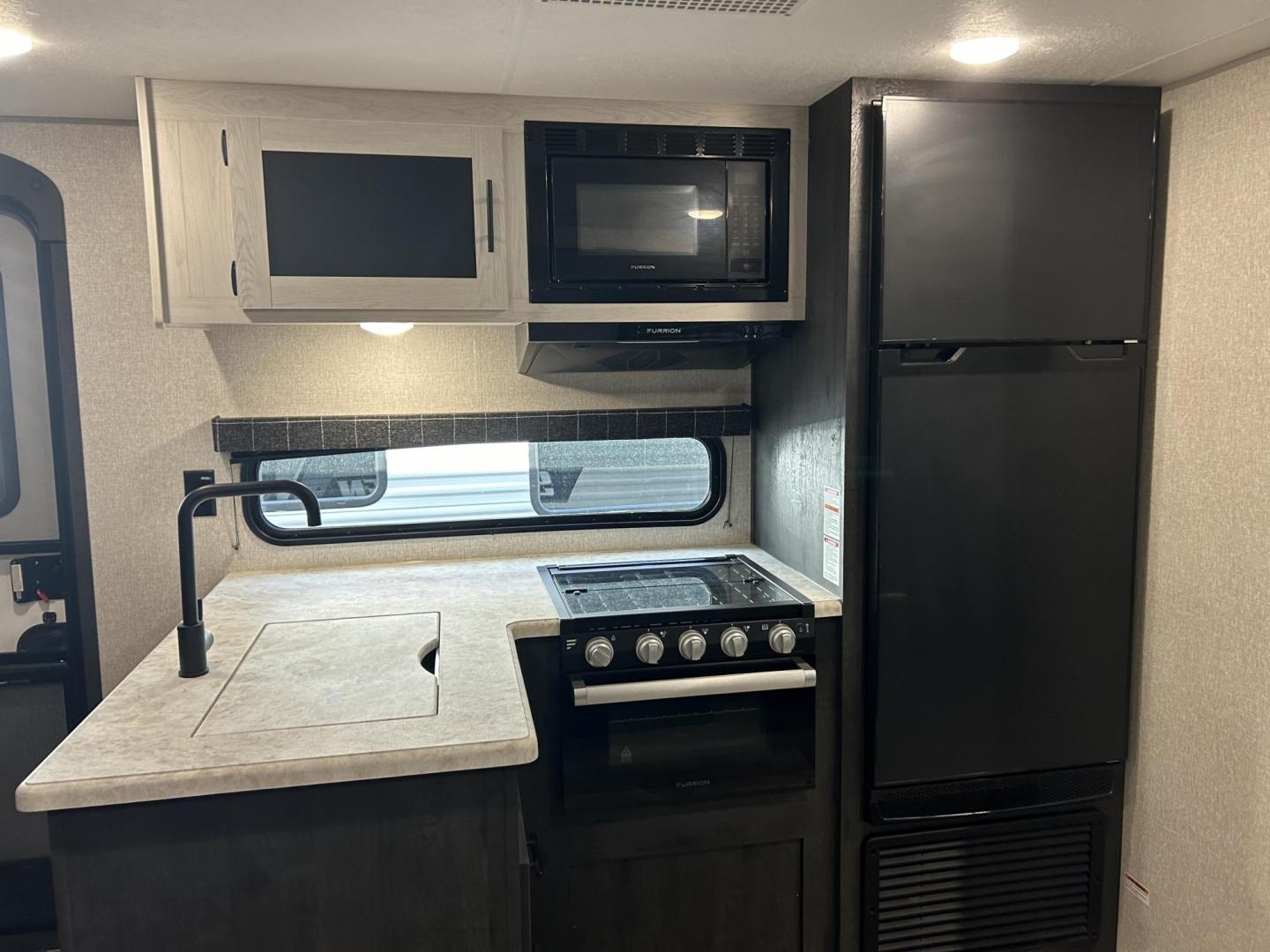 2023 Silver /TAN KZ SPORTSMAN 301BHKSE (4EZTU3020P5) , located at 17760 Hwy 62, Morris, OK, 74445, 35.609104, -95.877060 - HERE IS THE RIGHT CAMPER FOR YOU AND YOUR FAMILY. A 2023 SPORTSMAN KZ 33FT OVERALL (NEVER USED) WITH A 16FT POWER AWNING. IN THE FRONT OF THE CAMPER IS THE MASTER BEDROOM WITH QUEEN SIZE BED, OVERHEAD SHELF, AND 2 WARDROBE CLOSETS. IN THE LIVING/KITCHEN AREA YOU HAVE AN ENTERTAMENT CENTER WITH SOUND - Photo#18