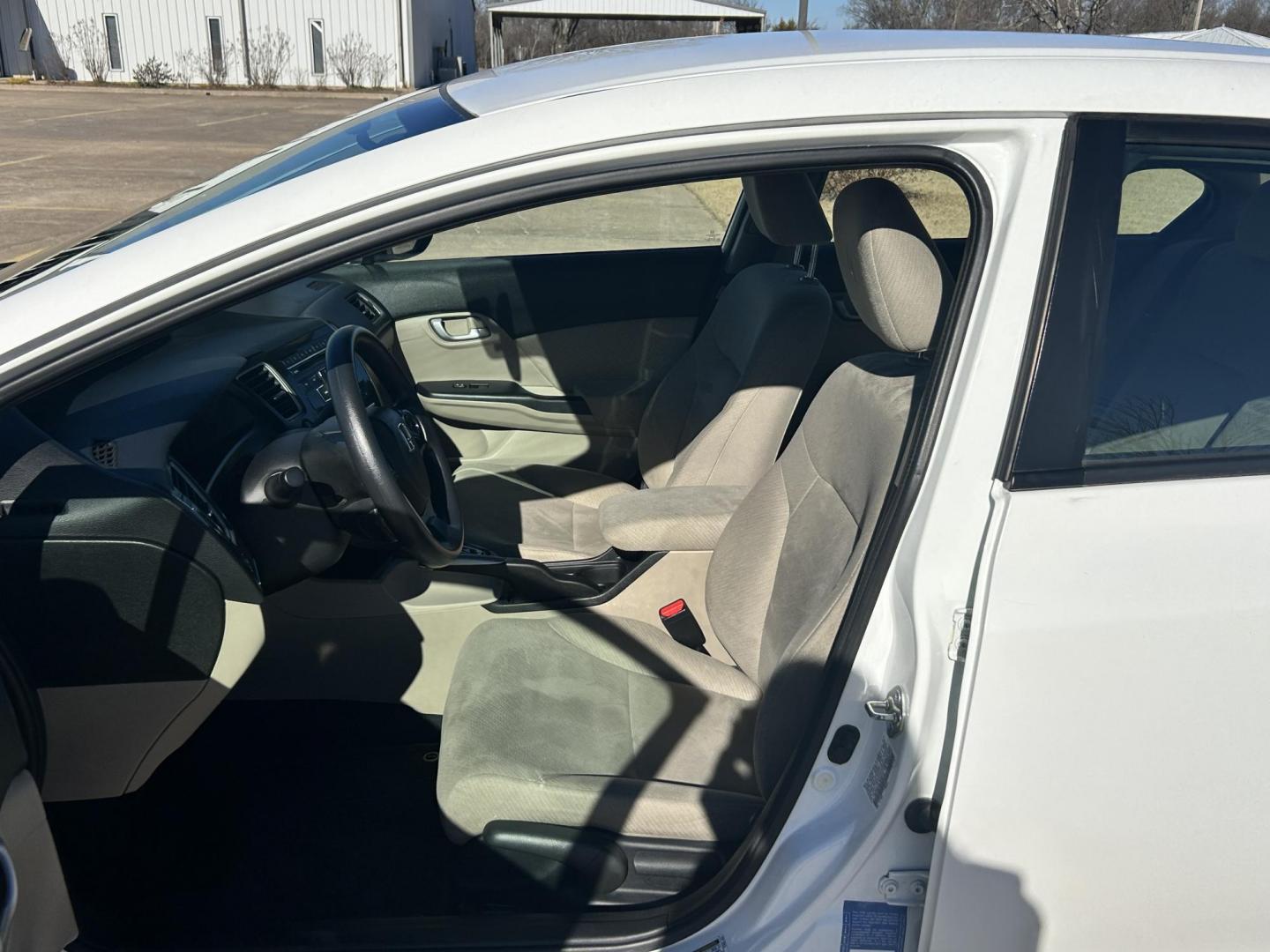 2013 White /Gray Honda Civic CNG (19XFB5F56DE) with an 1.8L L4 SOHC 16V CNG engine, 5A transmission, located at 17760 Hwy 62, Morris, OK, 74445, (918) 733-4887, 35.609104, -95.877060 - 2013 HONDA CIVIC DEDICATED CNG (RUNS ONLY ON COMPRESSED NATURAL GAS) HAS A 1.8L 4 CYLINDER ENGINE AND IS 2WD. FEATURES MANUAL SEATS, CLOTH INTERIOR, POWER LOCKS, POWER MIRRORS, POWER WINDOWS. HAS AM/FM RADIO, CD PLAYER, AUX PORT, USB PORT, CRUISE CONTROL, MULTI-FUNCTION STEERING WHEEL CONTROL, HAND - Photo#8