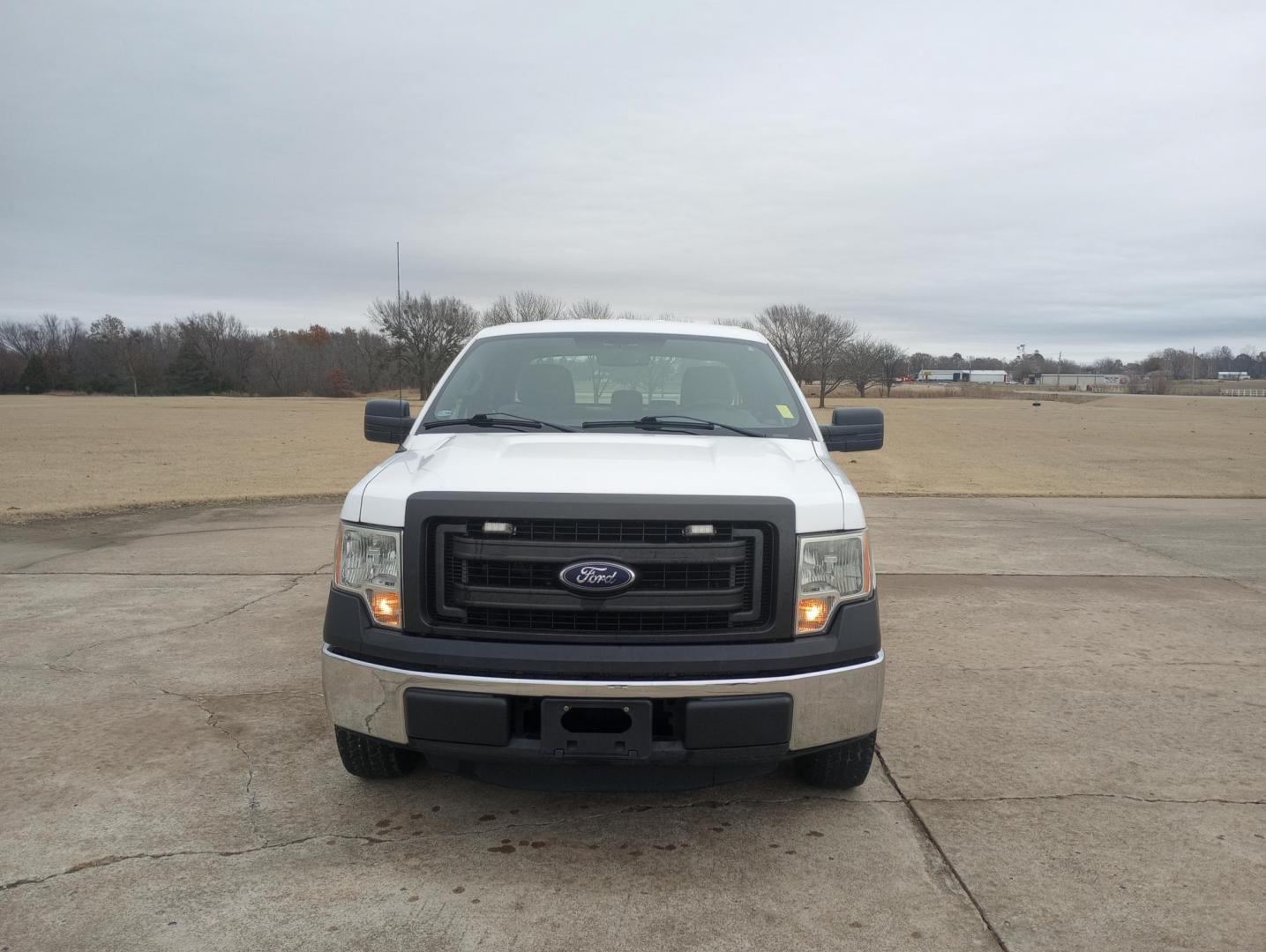 2014 White /Gray Ford F-150 XL SuperCab 2WD (1FTEX1CM6EK) with an 3.7L V6 DOHC 24V engine, 6-Speed Automatic transmission, located at 17760 Hwy 62, Morris, OK, 74445, (918) 733-4887, 35.609104, -95.877060 - Photo#1