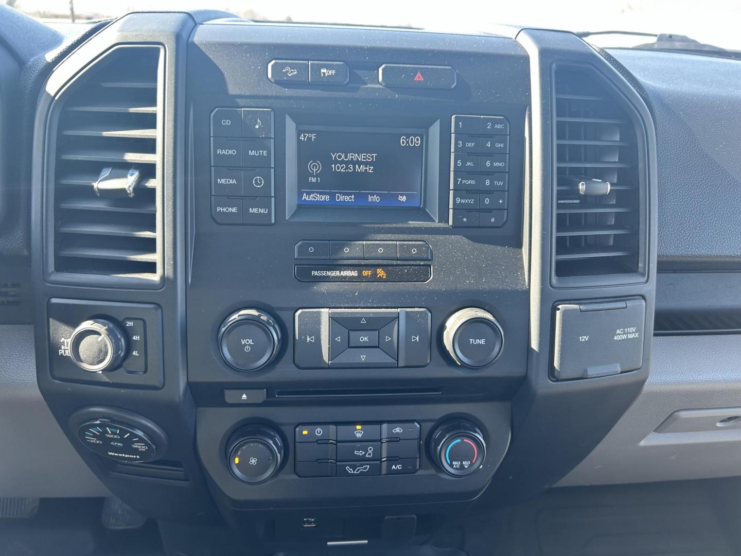 2017 White /Gray Ford F-150 SuperCab . 4WD (1FTFX1EF5HK) with an 5.0L V8 engine, 6A transmission, located at 17760 Hwy 62, Morris, OK, 74445, (918) 733-4887, 35.609104, -95.877060 - 2017 FORD F150 SUPER DUTY 4WD WITH THE 5.0L ENGINE BI-FUEL SYSTEM RUNS ON CNG OR GASOLINE. FEATURES LEATHER INTERIOR, POWER LOCKS, POWER WINDOWS, POWER MIRRORS, CRUISE CONTROL, TRACTION CONTROL, AUXILIARY PORT, AM/FM RADIO, CD PLAYER , A/C, BEDLINER, AND HITCH. THIS TRUCK RUNS ON CNG (COMPRESSED NAT - Photo#12